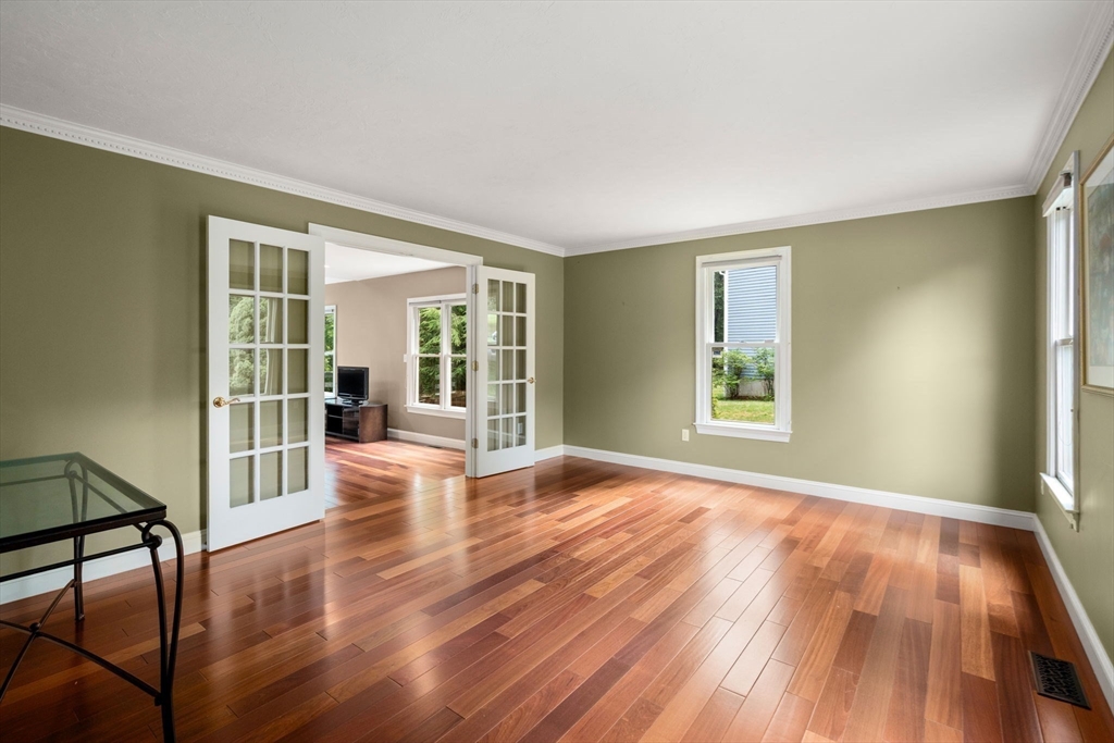 Westborough, Massachusetts, 01581, United States, 4 Bedrooms Bedrooms, ,4 BathroomsBathrooms,Residential,For Sale,1986469