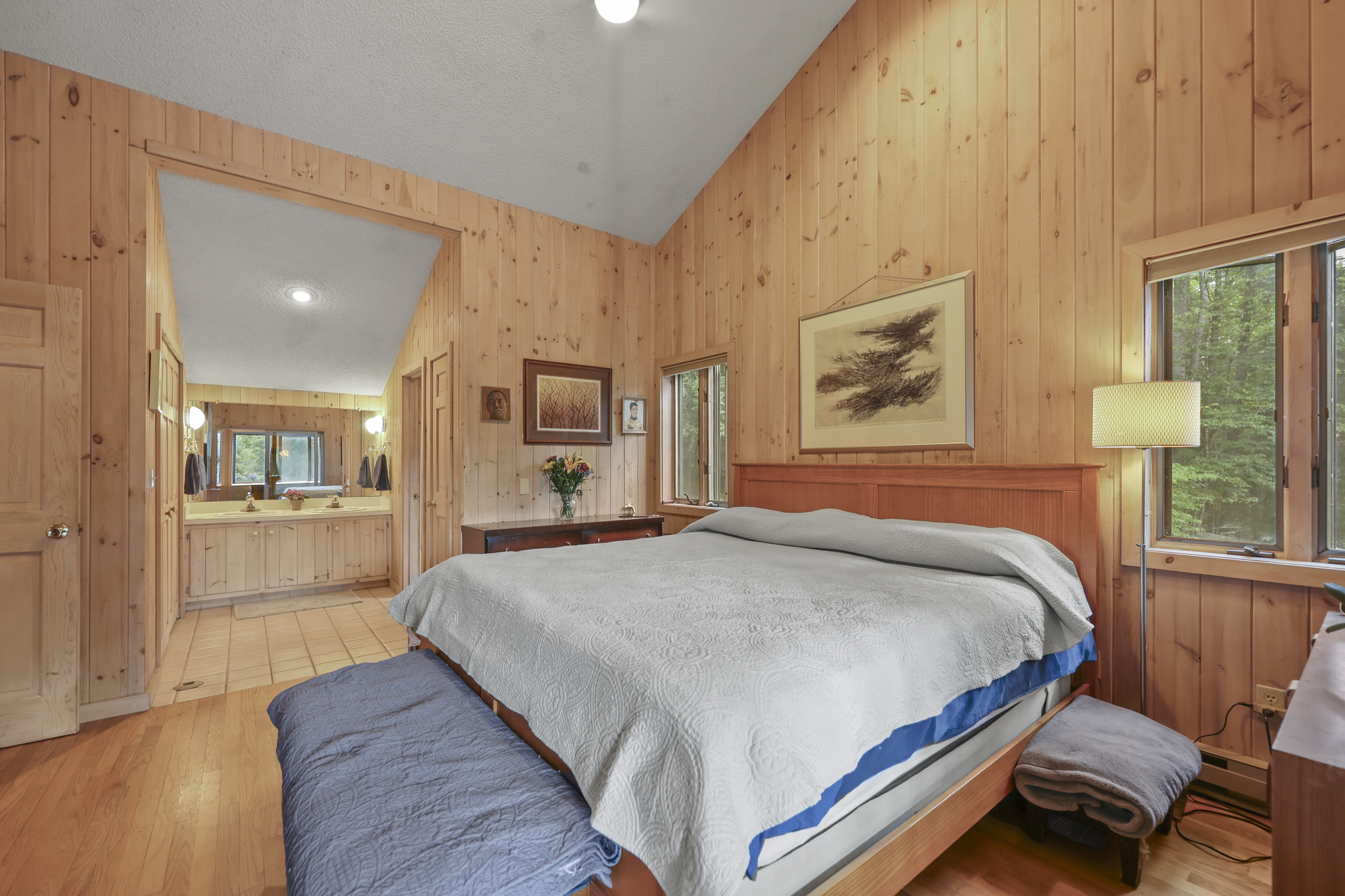  BUCOLIC COUNTRY SANCTUARY WITH MAJESTIC STONE FIREPLACE & DISTANT VIEWS - 物件實景