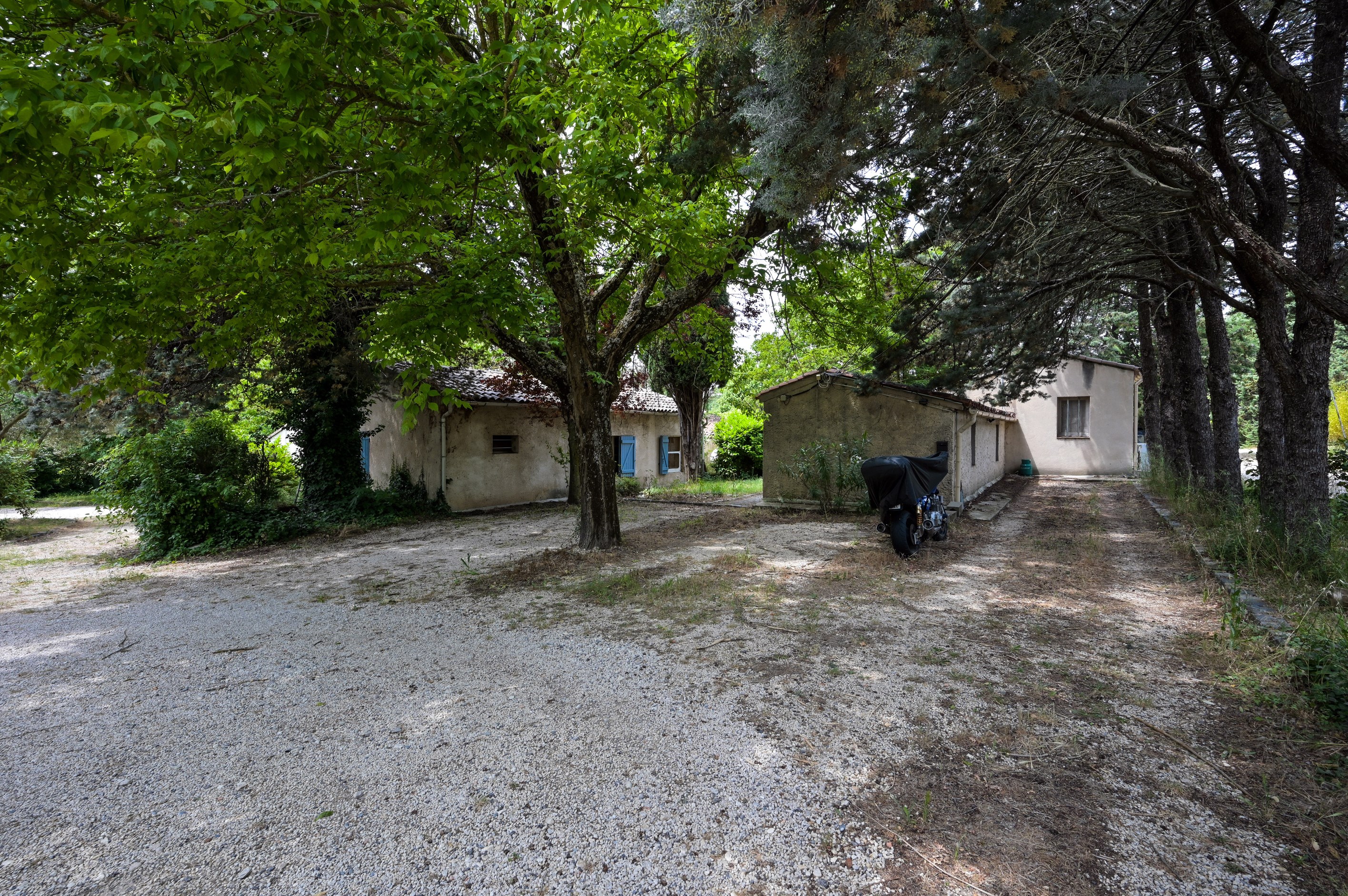  DOMAIN WITH 4 HOUSES AND A BASTIDE XVIII - 物件實景