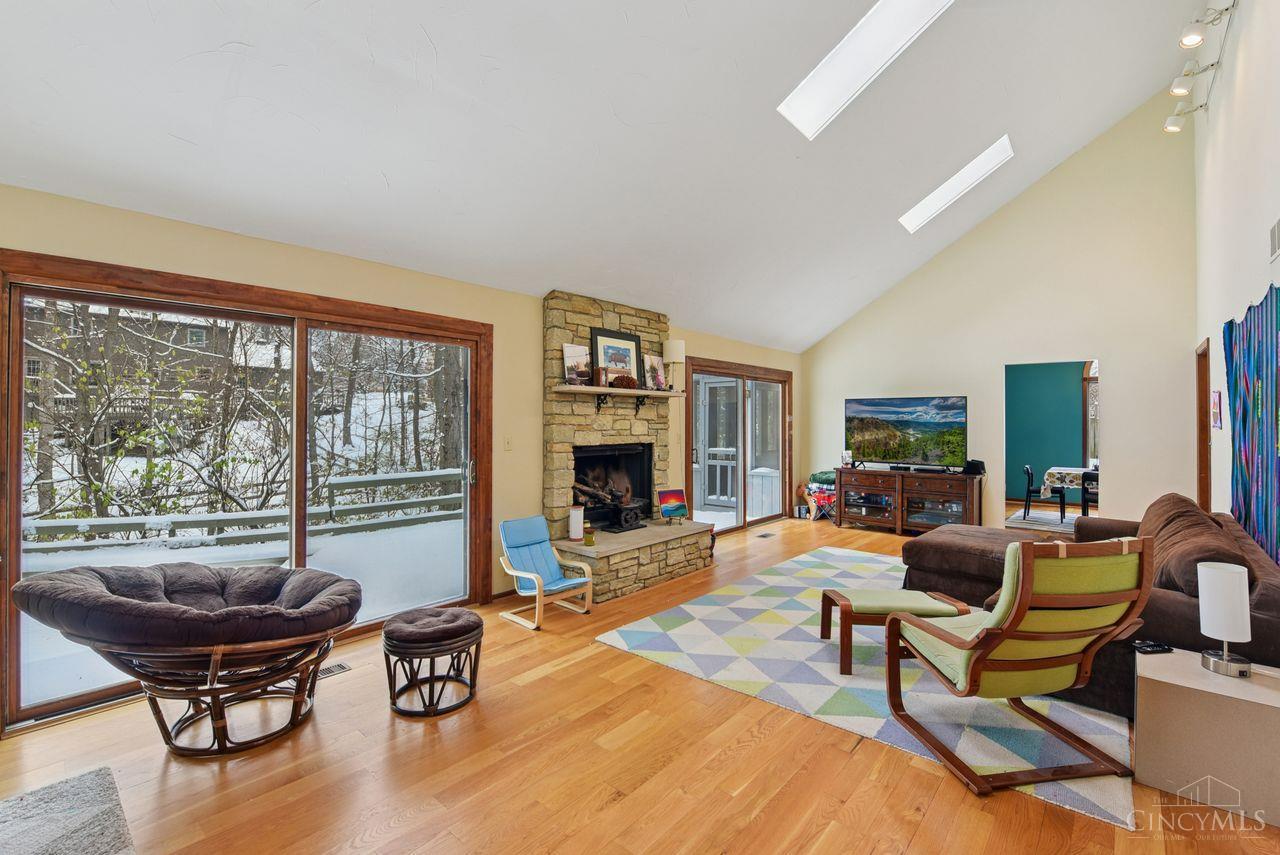 Anderson Twp, Ohio, 45255, United States, 4 Bedrooms Bedrooms, ,3 BathroomsBathrooms,Residential,For Sale,2001955