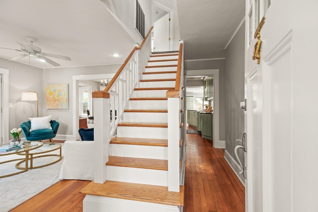 Melrose, Massachusetts, 02176, United States, 3 Bedrooms Bedrooms, ,2 BathroomsBathrooms,Residential,For Sale,1988170