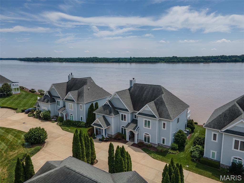 Grafton, Illinois, 62037, United States, 2 Bedrooms Bedrooms, ,2 BathroomsBathrooms,Residential,For Sale,1907573