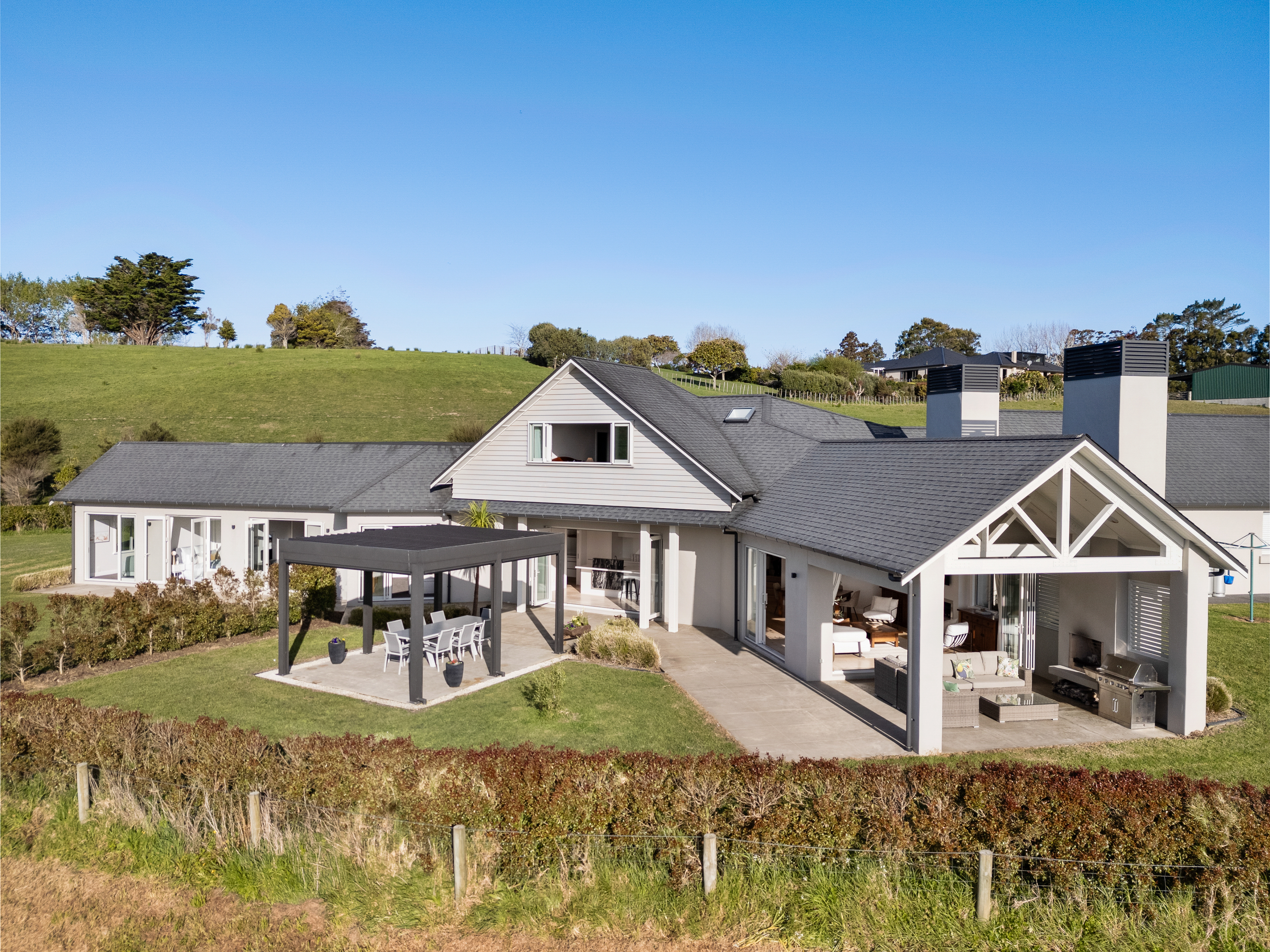  5 Acres of Private Luxury - A Smart Alternative to City Living - 物件實景