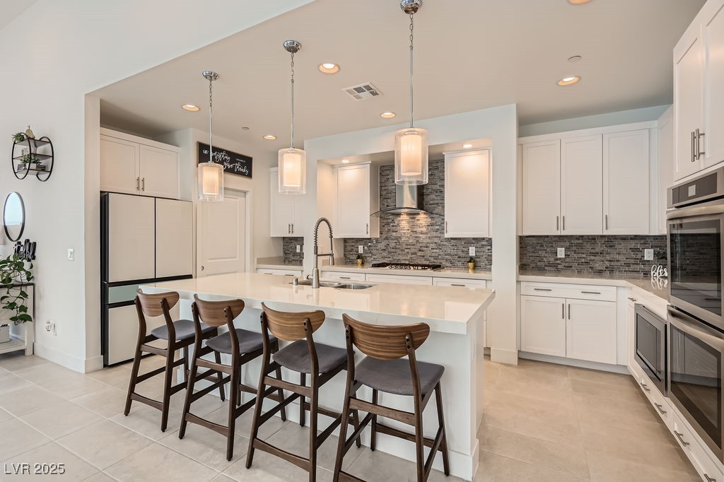 Henderson, Nevada, 89015, United States, 6 Bedrooms Bedrooms, ,1 BathroomBathrooms,Residential,For Sale,1986508