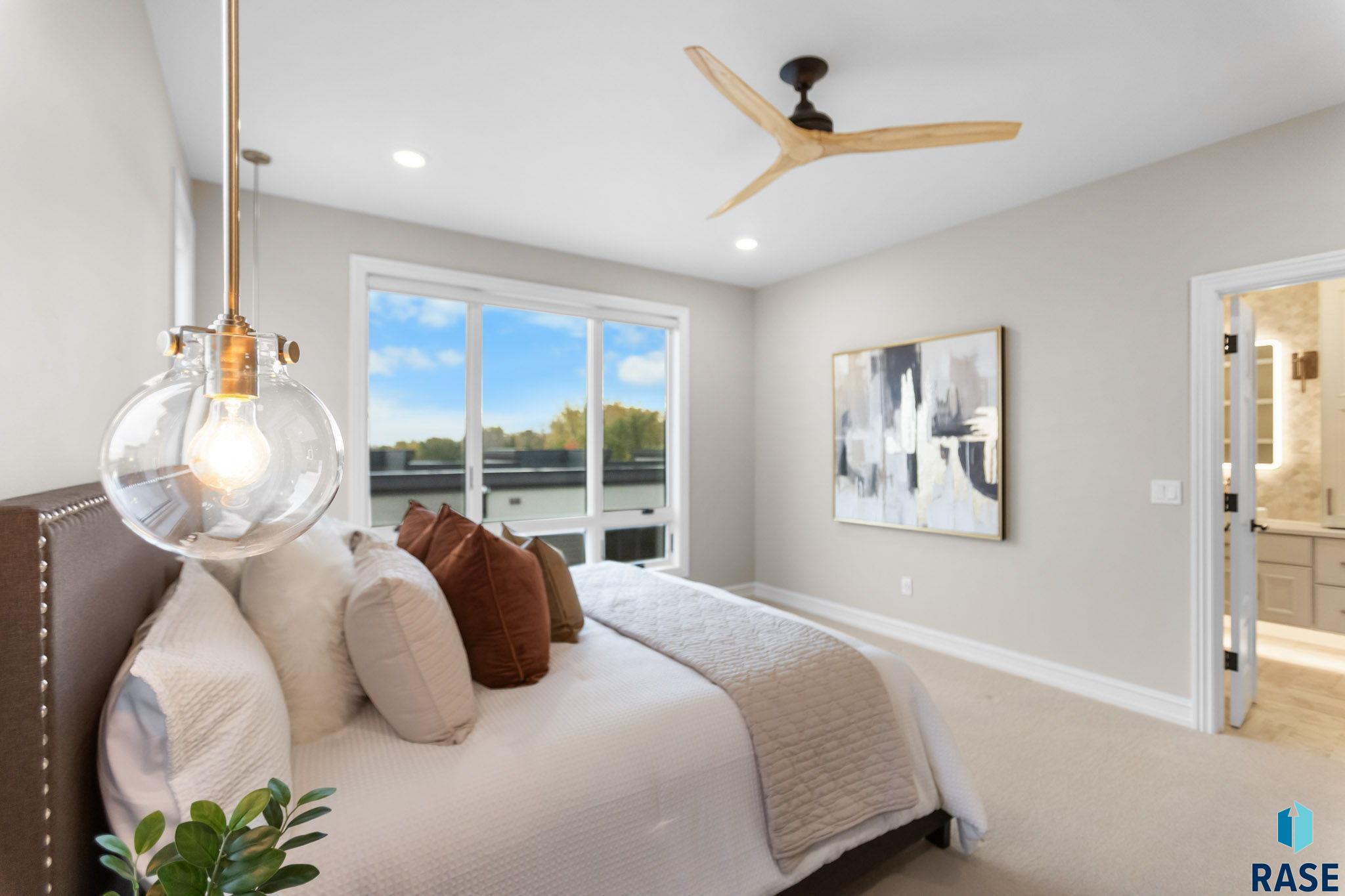 Sioux Falls, South Dakota, 57106, United States, 3 Bedrooms Bedrooms, ,2 BathroomsBathrooms,Residential,For Sale,1986319