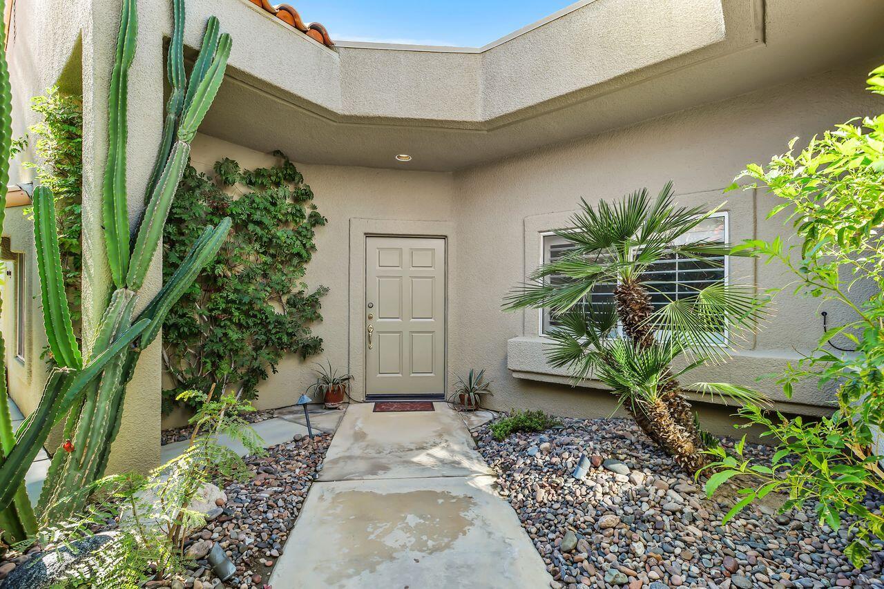 Rancho Mirage, California, 92270, United States, 3 Bedrooms Bedrooms, ,2 BathroomsBathrooms,Residential,For Sale,1999734