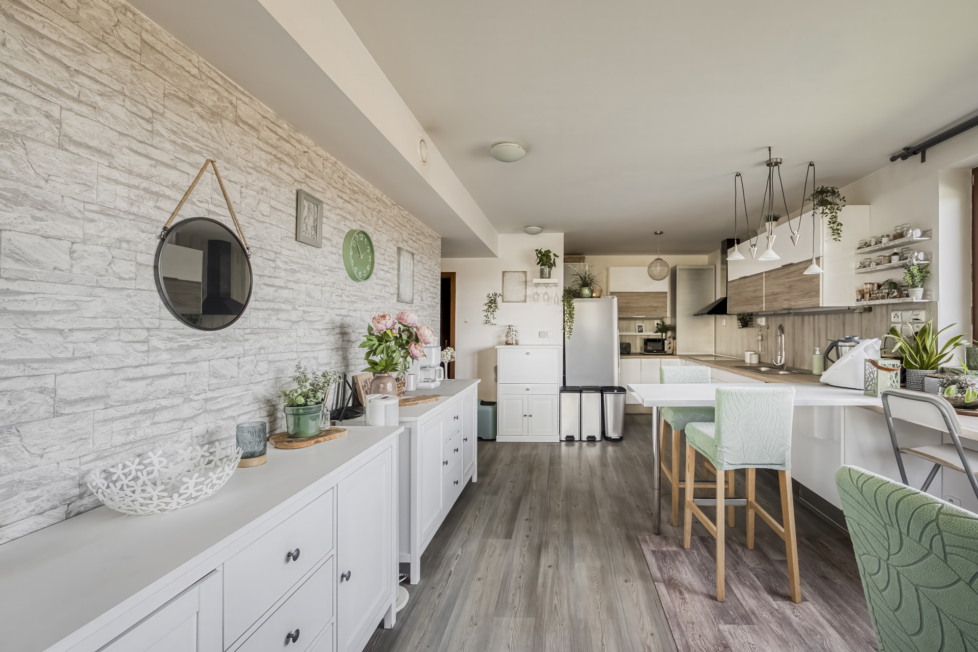  Spacious Family Residence with Guest Cottage - 物件實景