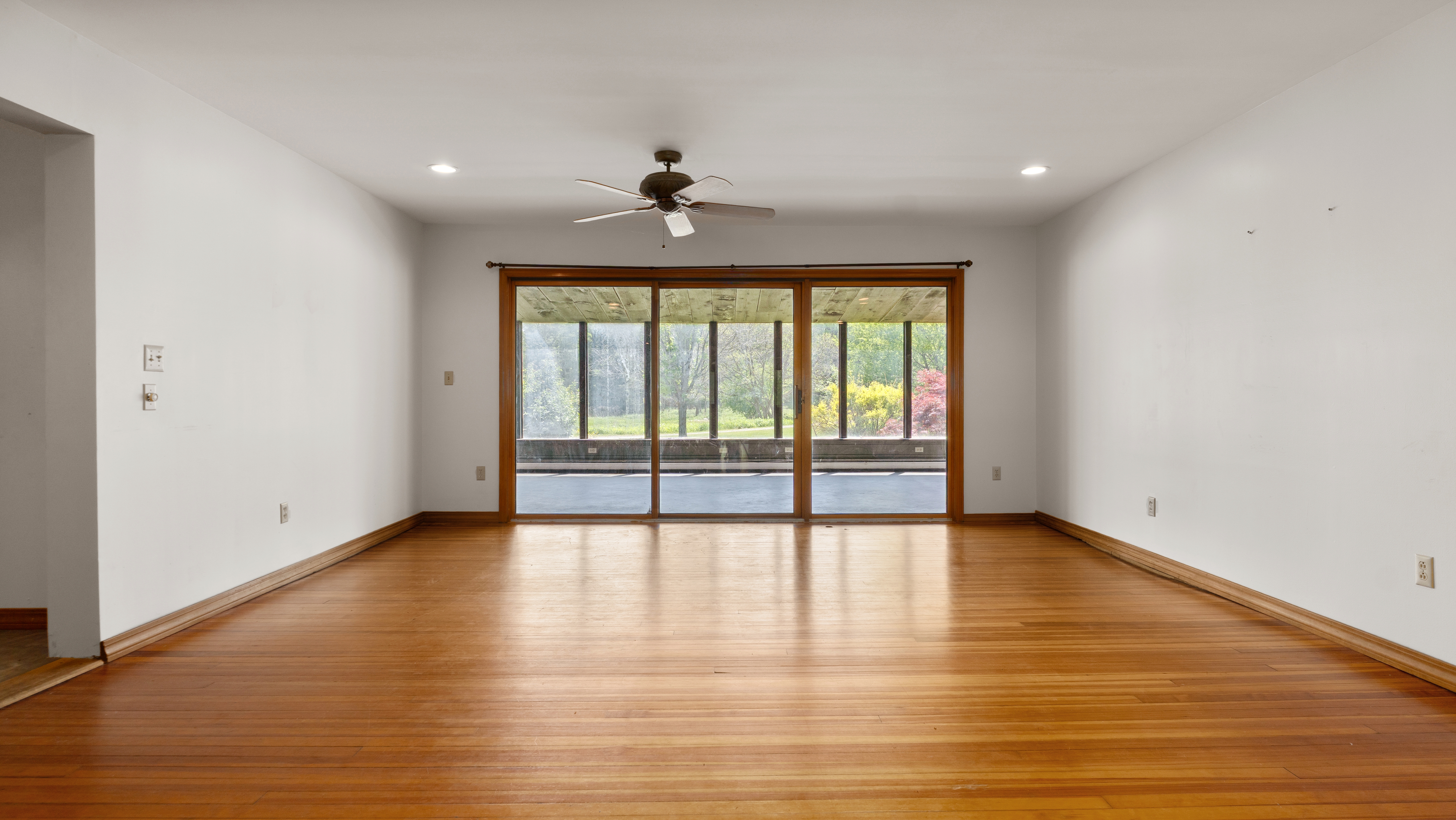  Just One Mile From the Heart of Lenox, Nearly 36 Acres Await Your Next Chapter - 物件實景