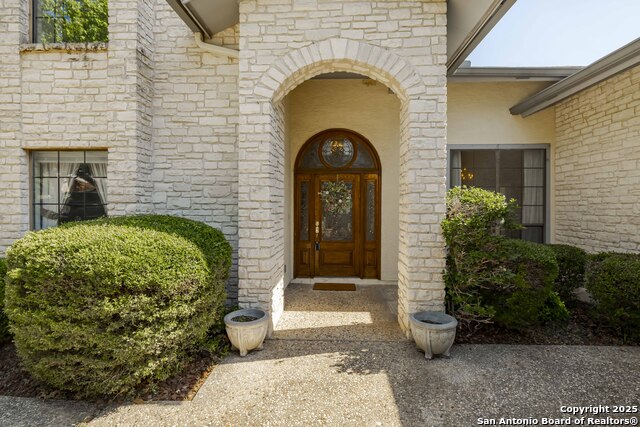 Kerrville, Texas, 78028, United States, 3 Bedrooms Bedrooms, ,4 BathroomsBathrooms,Residential,For Sale,1910535