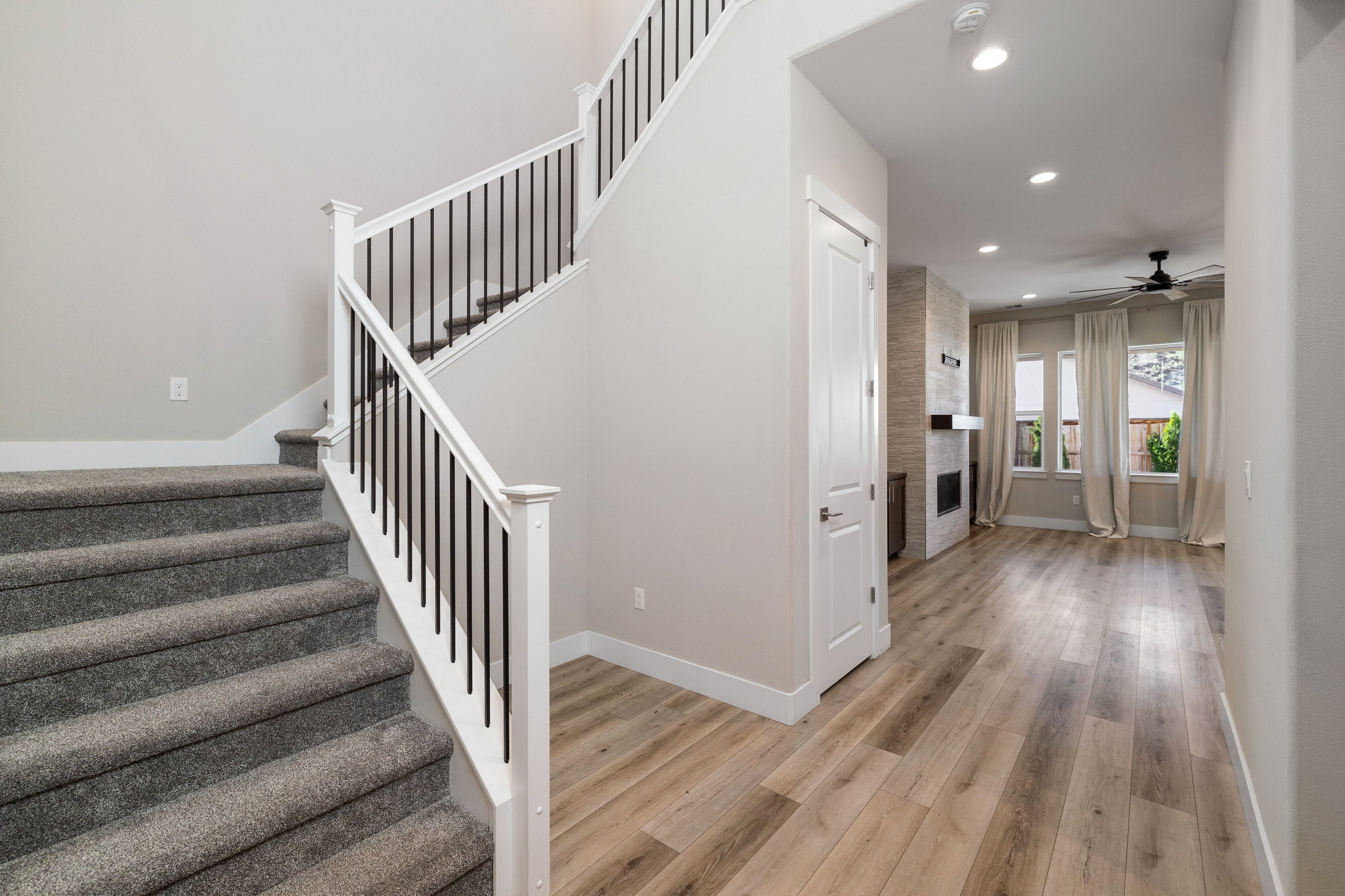  Striking Two-Story Modern Living in Verdi - 物件實景