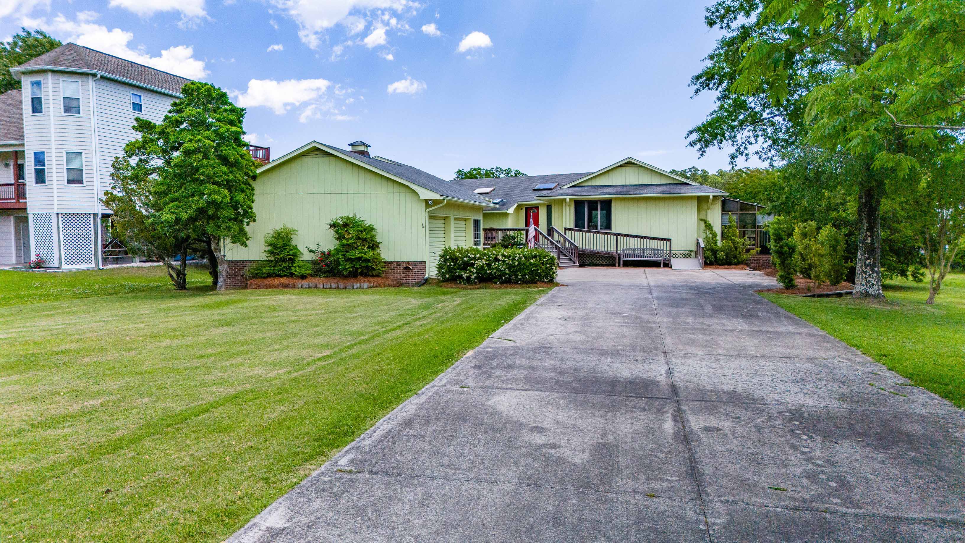 Oriental, North Carolina, 28571, United States, 2 Bedrooms Bedrooms, ,3 BathroomsBathrooms,Residential,For Sale,1943543