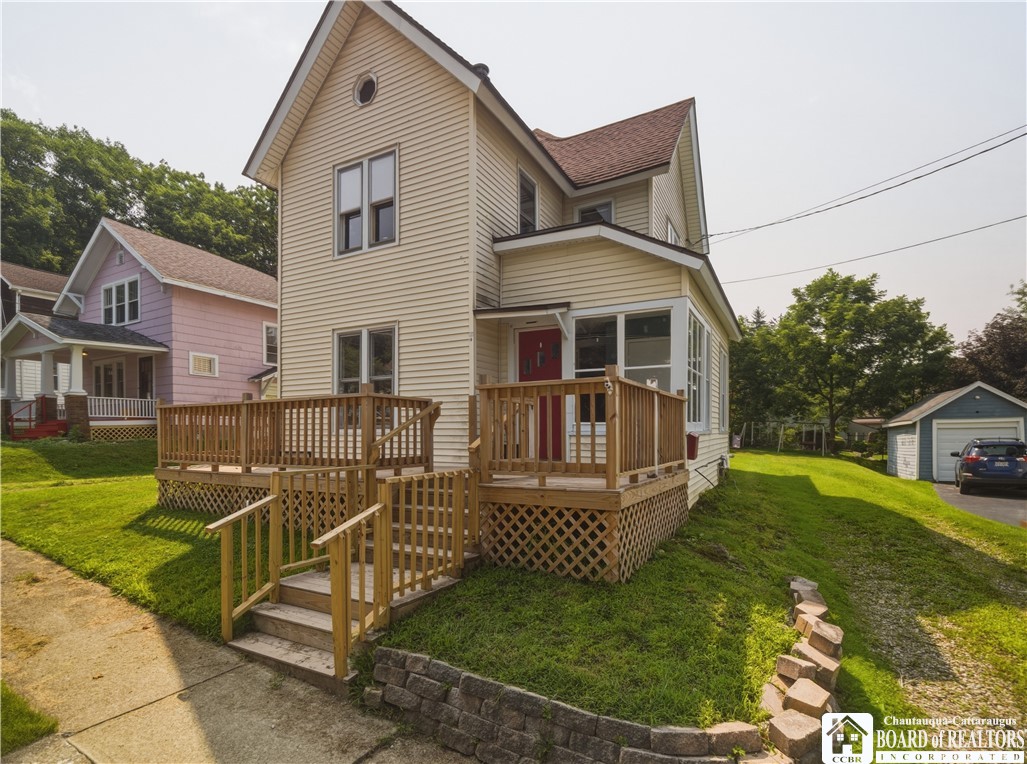 Hess St, Jamestown, NY 14701