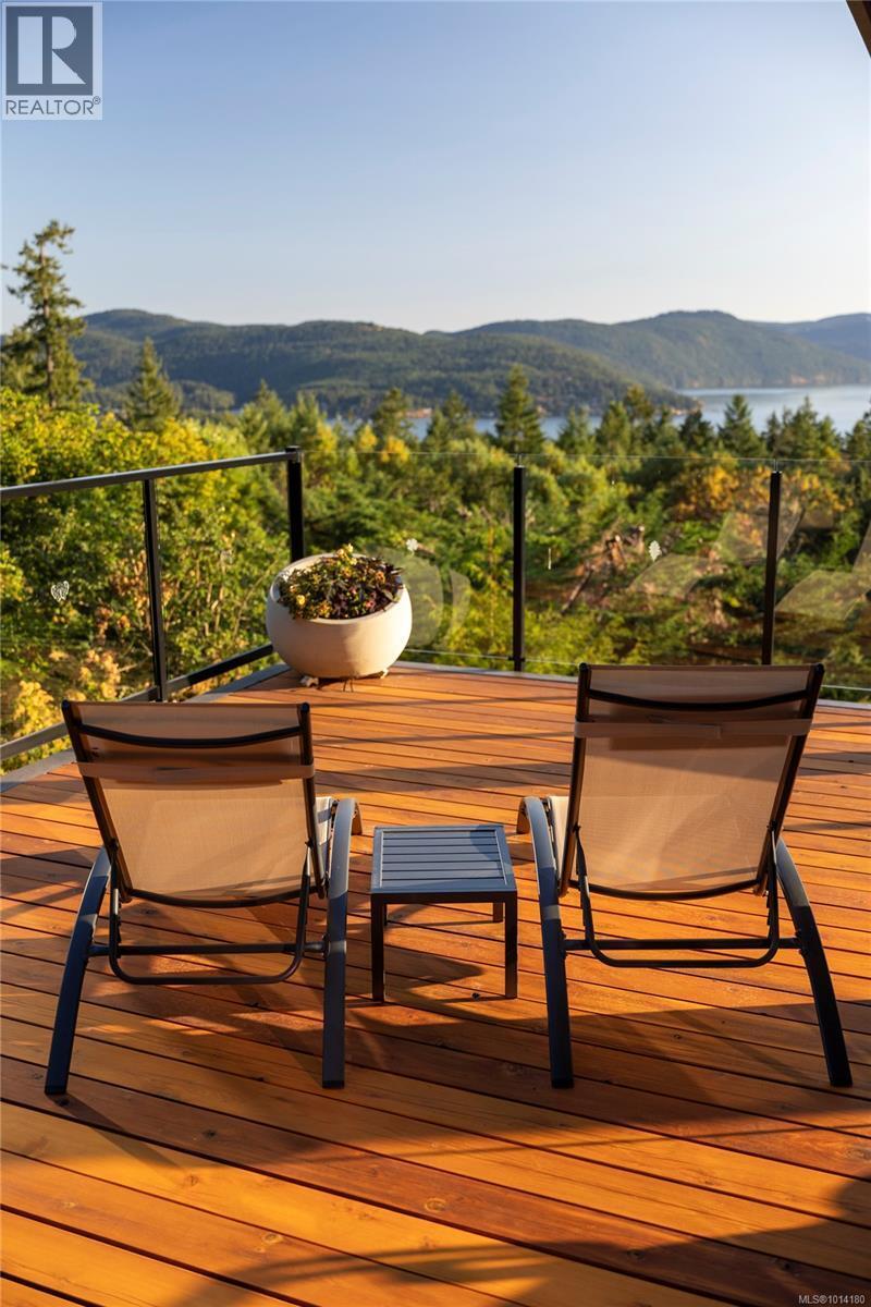 CENTRAL SAANICH, British Columbia, V8M 1S2, CA, 3 Bedrooms Bedrooms, ,4 BathroomsBathrooms,Residential,For Sale,1947352