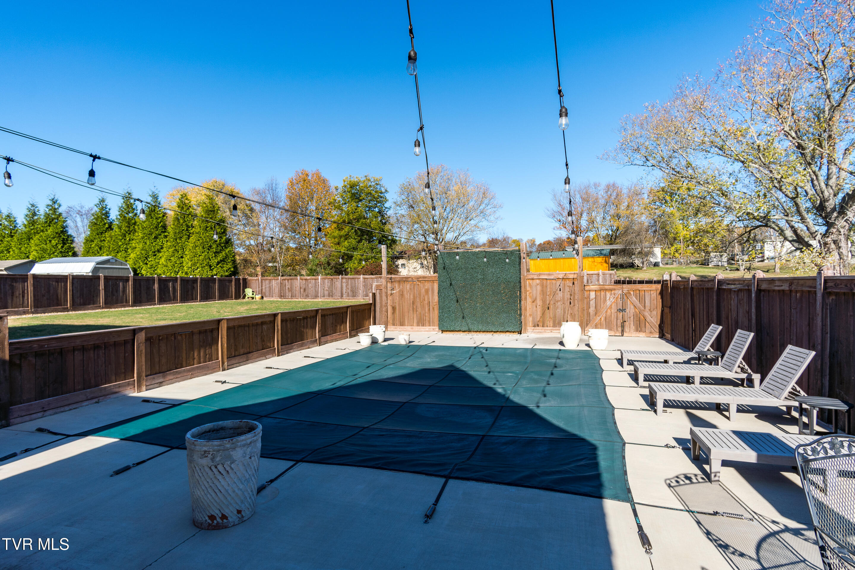 Piney Flats, Tennessee, 37686, United States, 4 Bedrooms Bedrooms, ,4 BathroomsBathrooms,Residential,For Sale,1988527