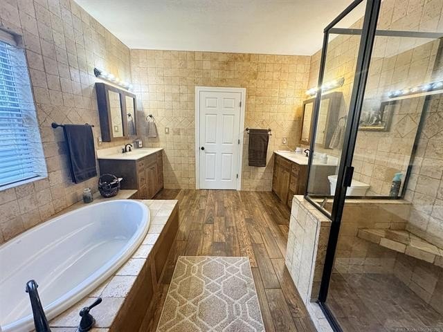 Cookson, Oklahoma, 74427, United States, 3 Bedrooms Bedrooms, ,3 BathroomsBathrooms,Residential,For Sale,1974626