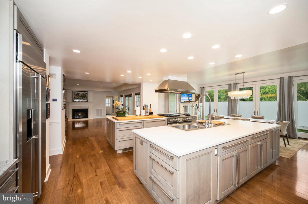 Fredericksburg, Virginia, 22405, United States, 5 Bedrooms Bedrooms, ,5 BathroomsBathrooms,Residential,For Sale,1825163