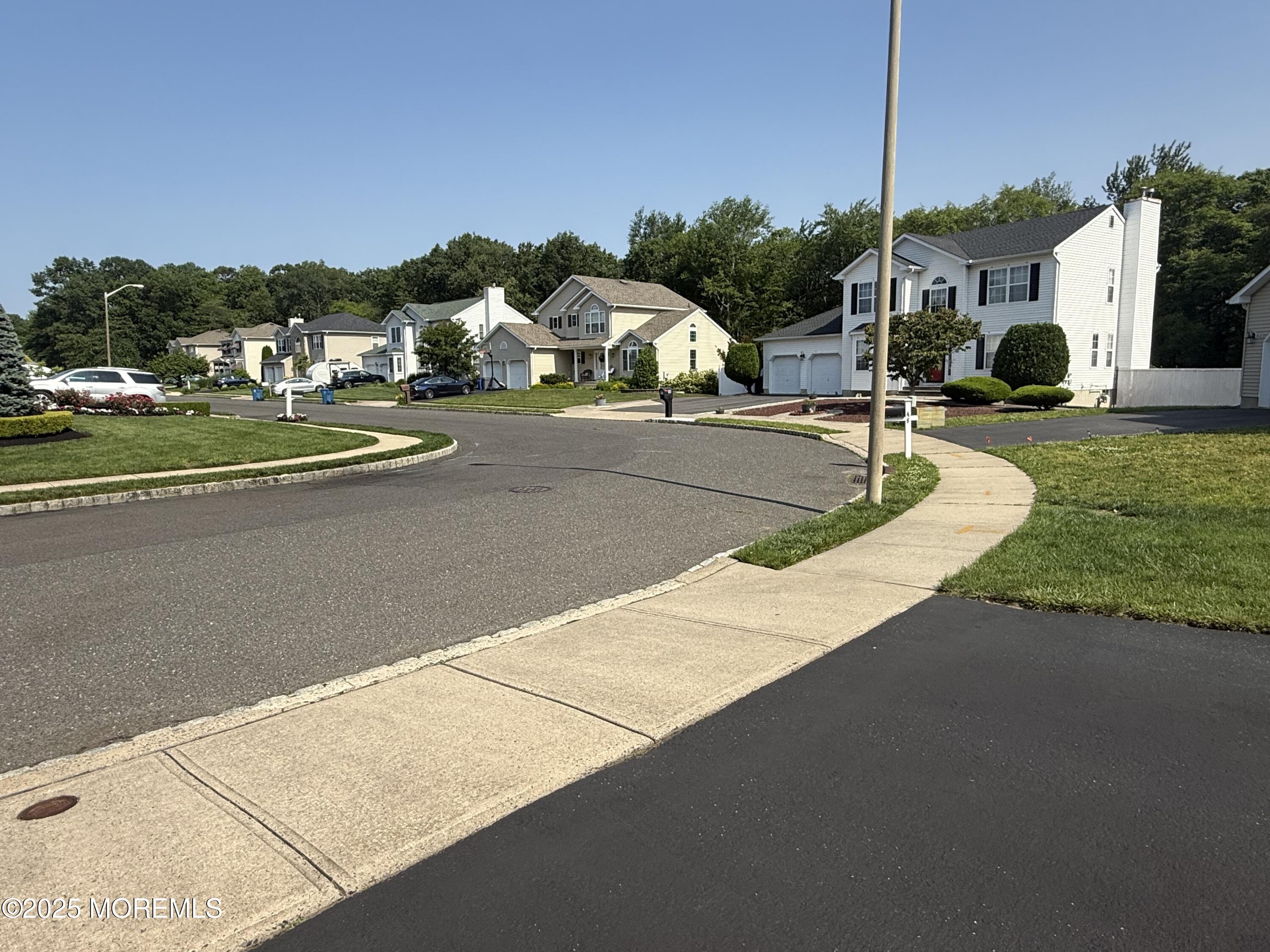 Howell, New Jersey, 07731, United States, 4 Bedrooms Bedrooms, ,3 BathroomsBathrooms,Residential,For Sale,1890794