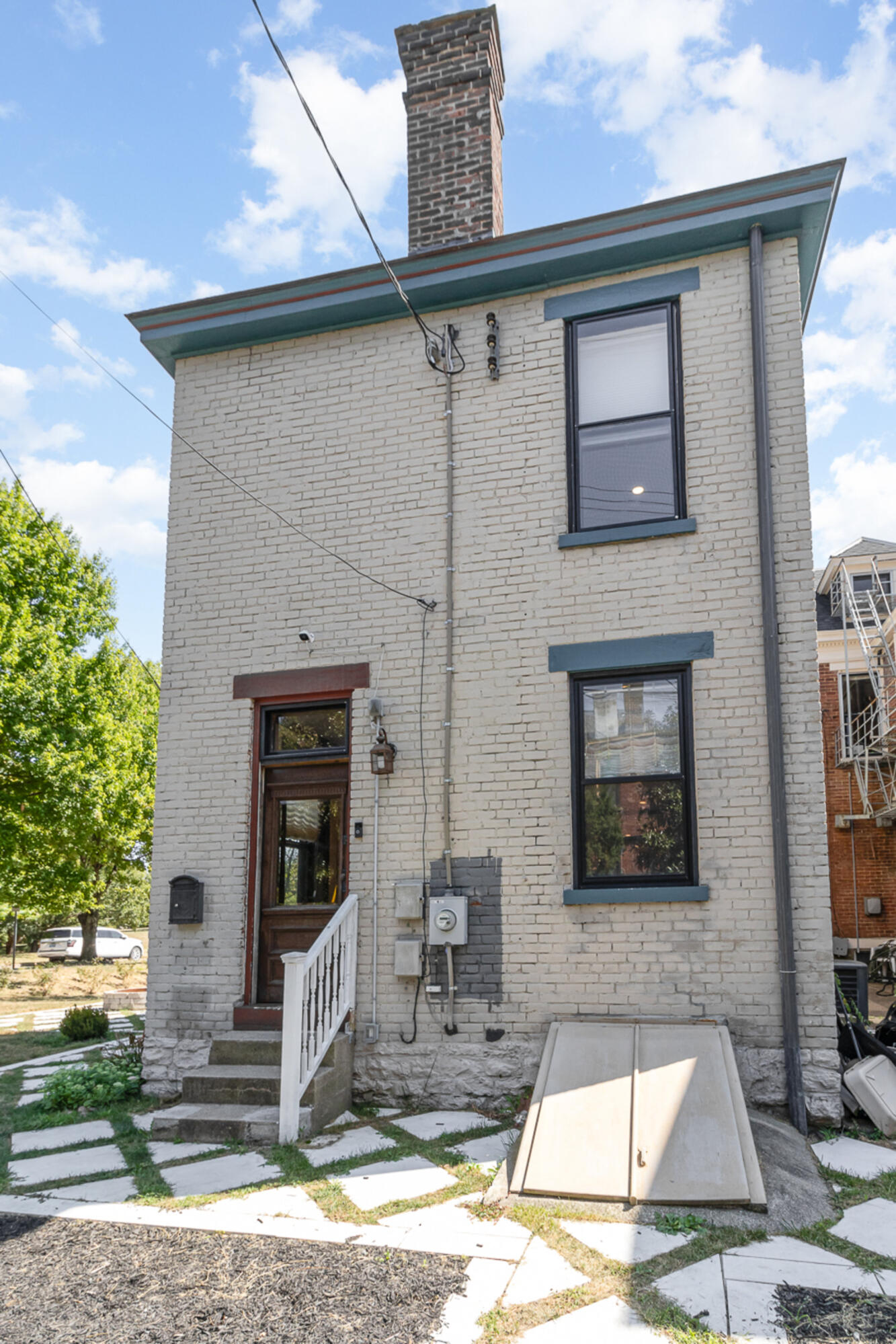 Newport, Kentucky, 41071, United States, 4 Bedrooms Bedrooms, ,4 BathroomsBathrooms,Residential,For Sale,1915092