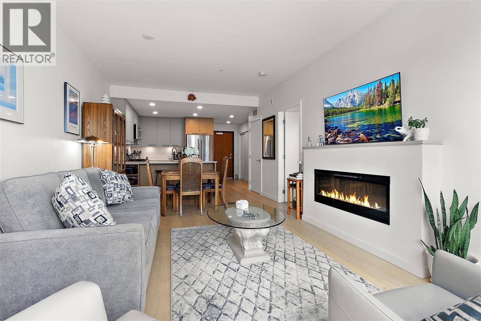 CENTRAL SAANICH, British Columbia, V8M 1P6, CA, 1 Bedroom Bedrooms, ,1 BathroomBathrooms,Residential,For Sale,1950231