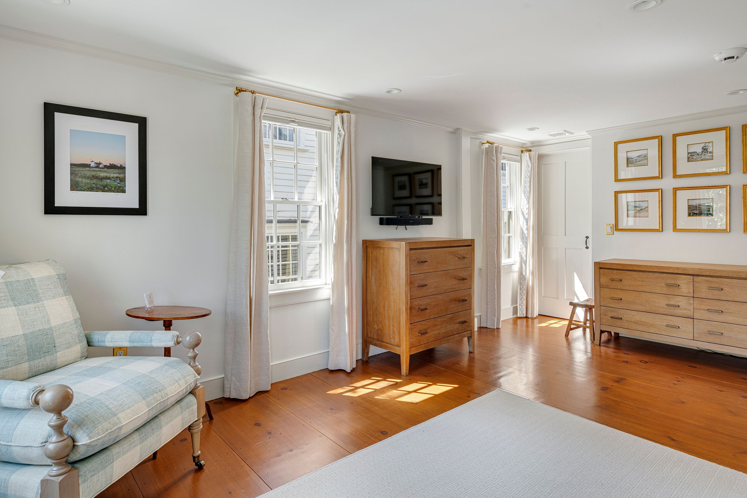  Exquisitely Renovated Home One Block from Water - 物件實景
