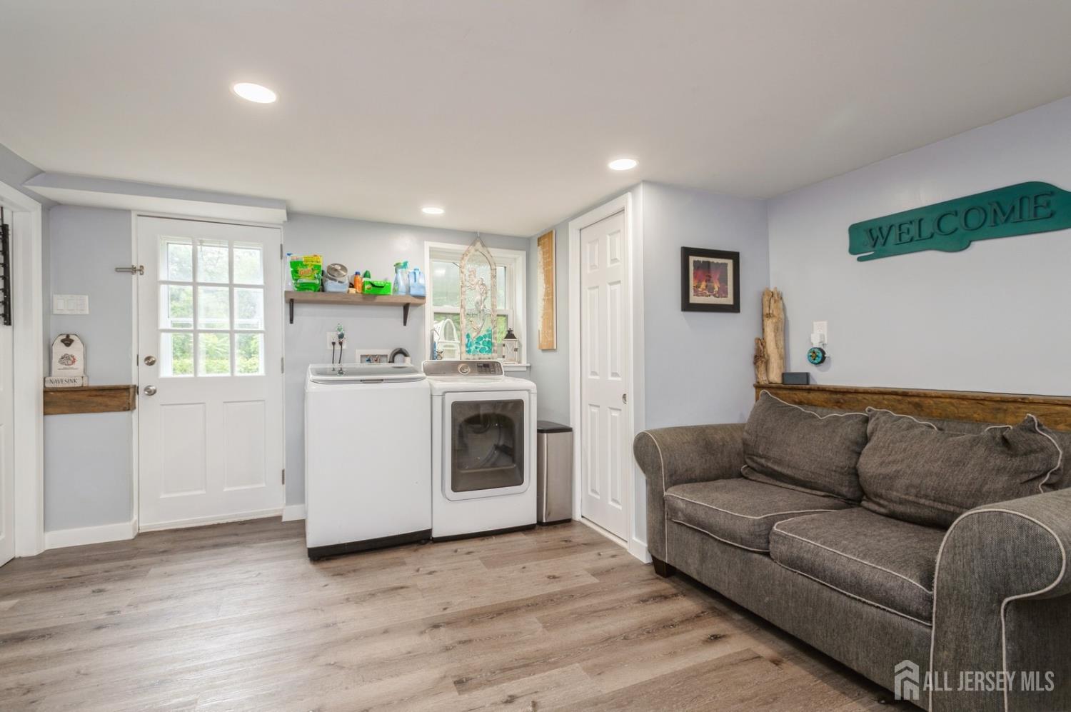 Spotswood, New Jersey, 08884, United States, 3 Bedrooms Bedrooms, ,2 BathroomsBathrooms,Residential,For Sale,1856580
