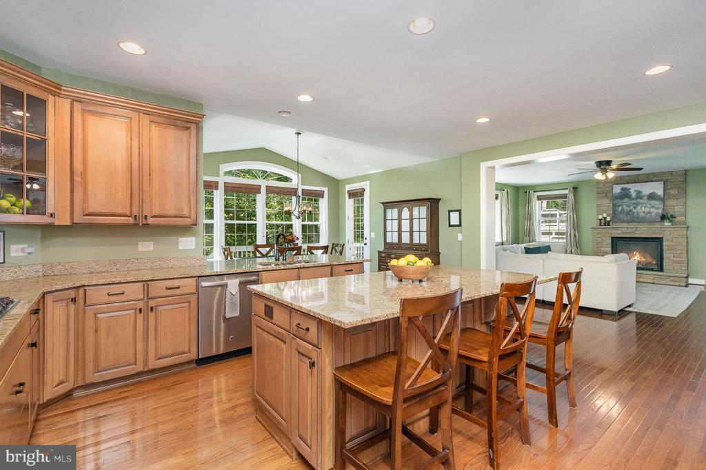 Fredericksburg, Virginia, 22406, United States, 5 Bedrooms Bedrooms, ,4 BathroomsBathrooms,Residential,For Sale,1932908