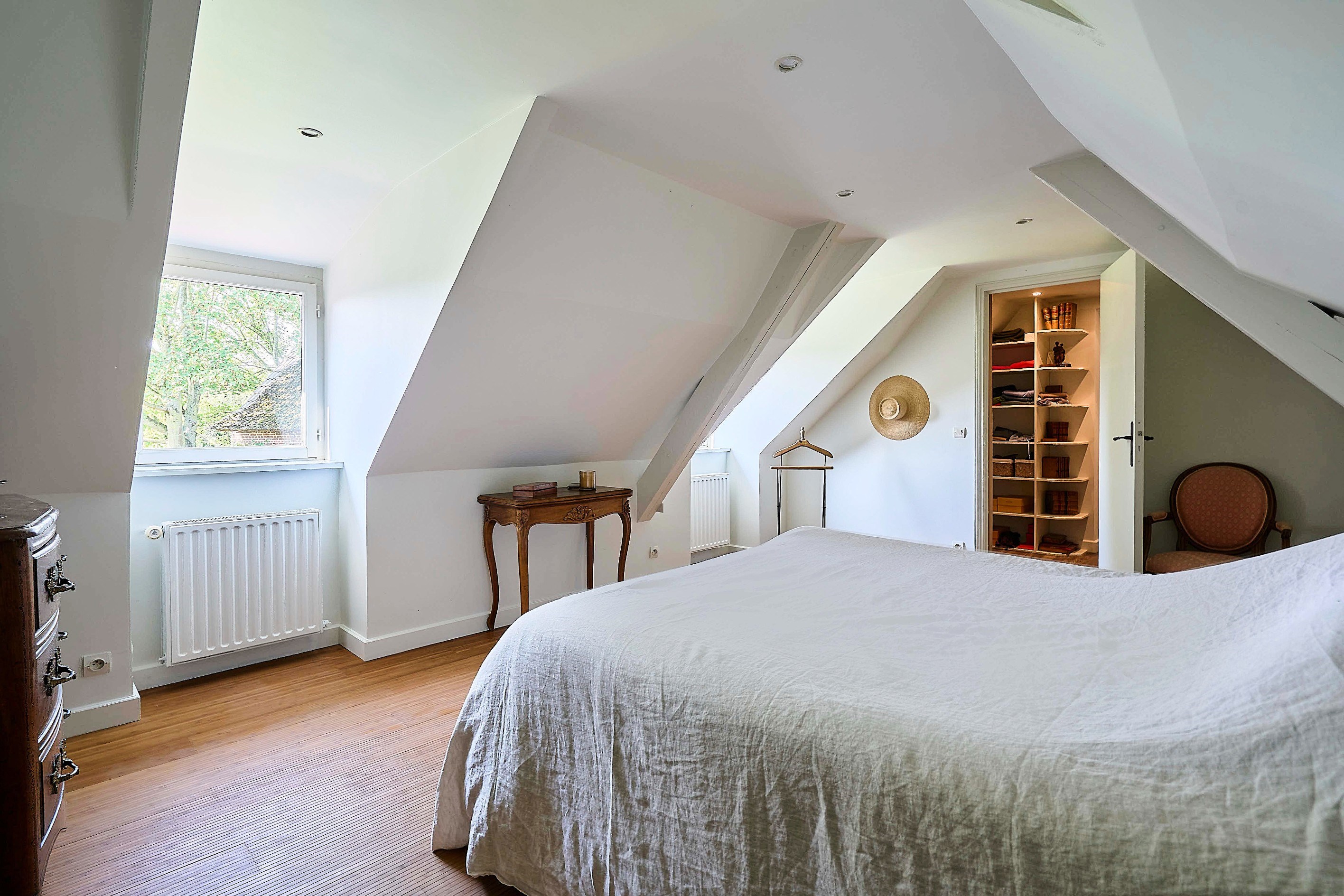  Substantial Property in Roncq Centre Ville - 300m² Living Space on 10,000m² Land - 物件實景