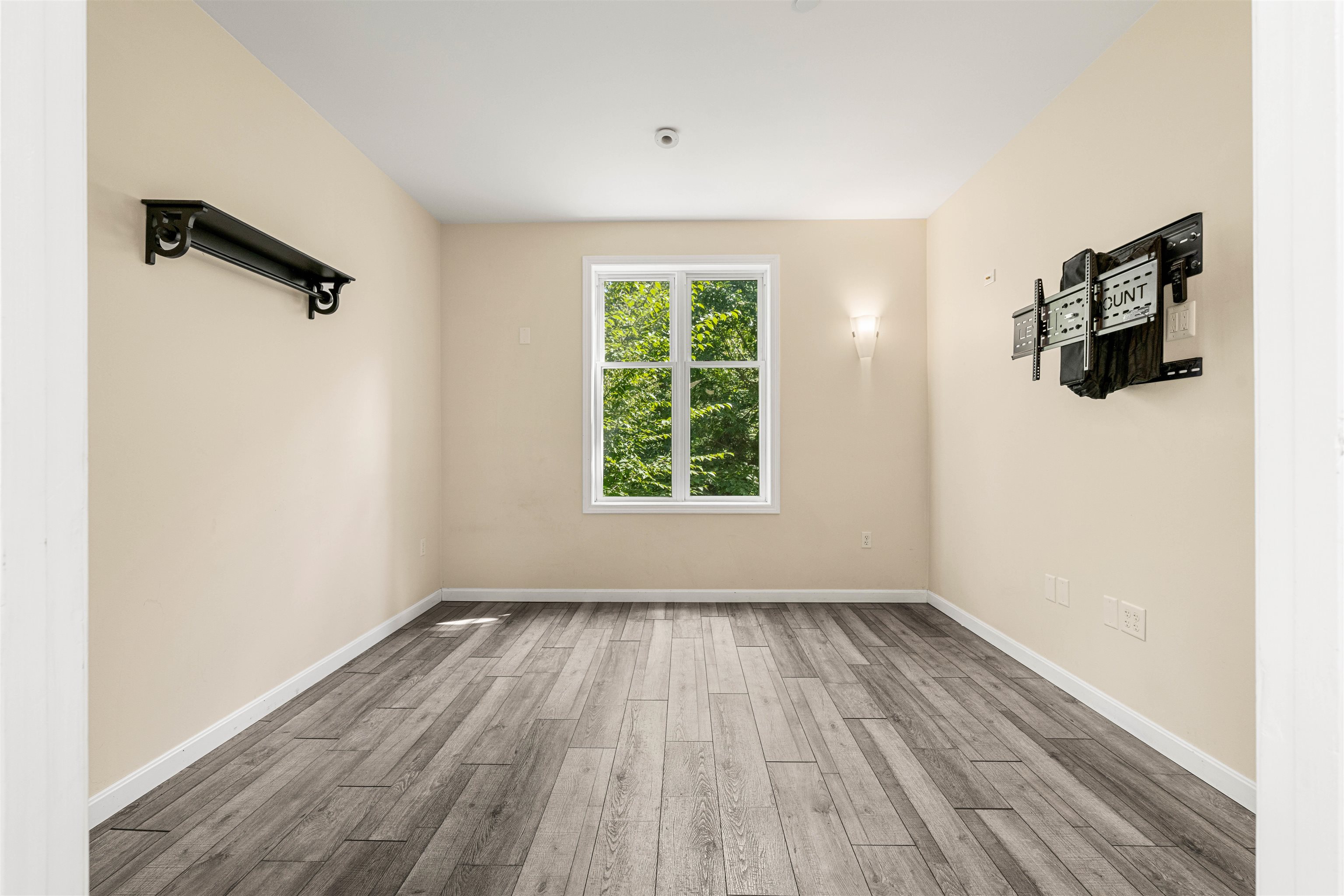 Dunbarton, New Hampshire, 03046, United States, 4 Bedrooms Bedrooms, ,3 BathroomsBathrooms,Residential,For Sale,1916855