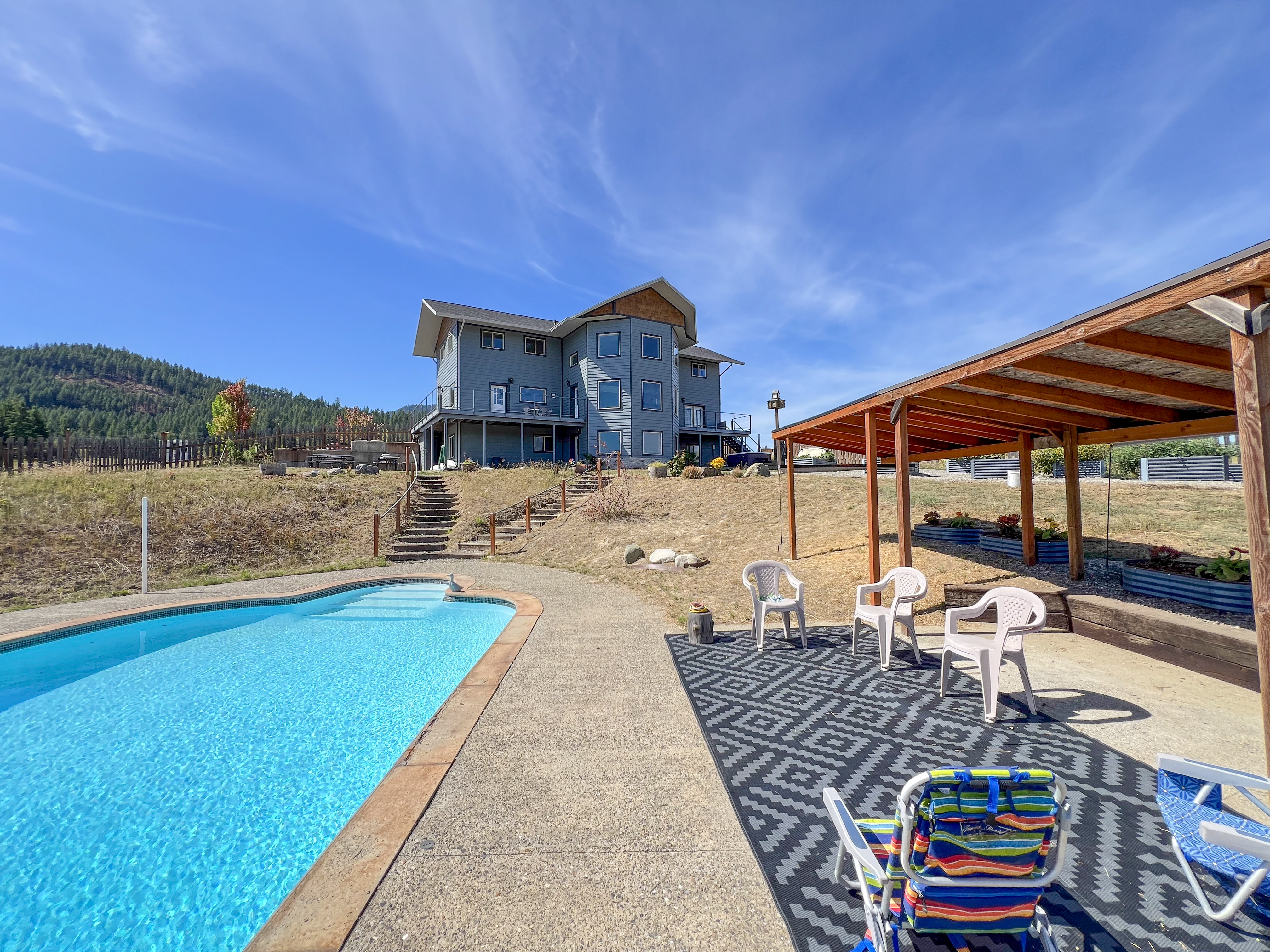 Kettle Falls, Washington, 99141, United States, 4 Bedrooms Bedrooms, ,4 BathroomsBathrooms,Residential,For Sale,1984366