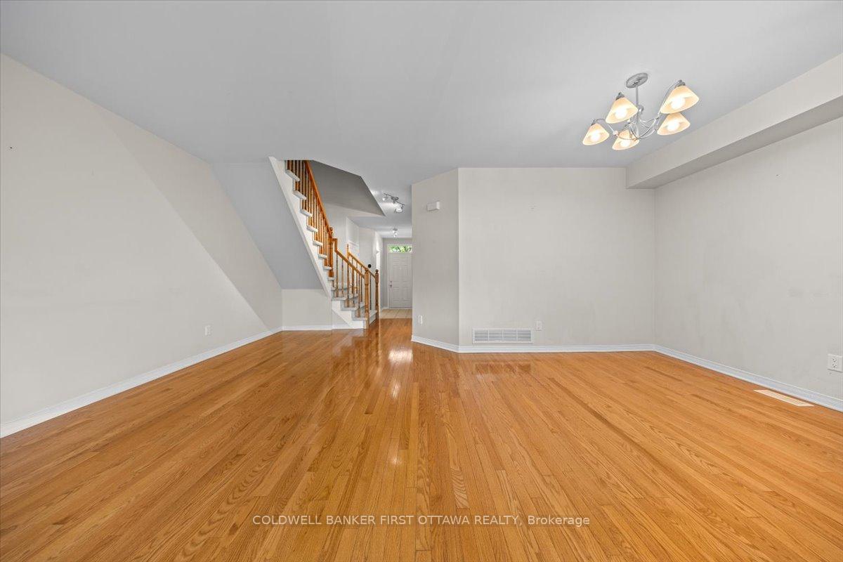 BEACON HILL NORTH - SOUTH AND AREA, Ontario, K1J 1J2, CA, 3 Bedrooms Bedrooms, ,Residential,For Sale,1903581