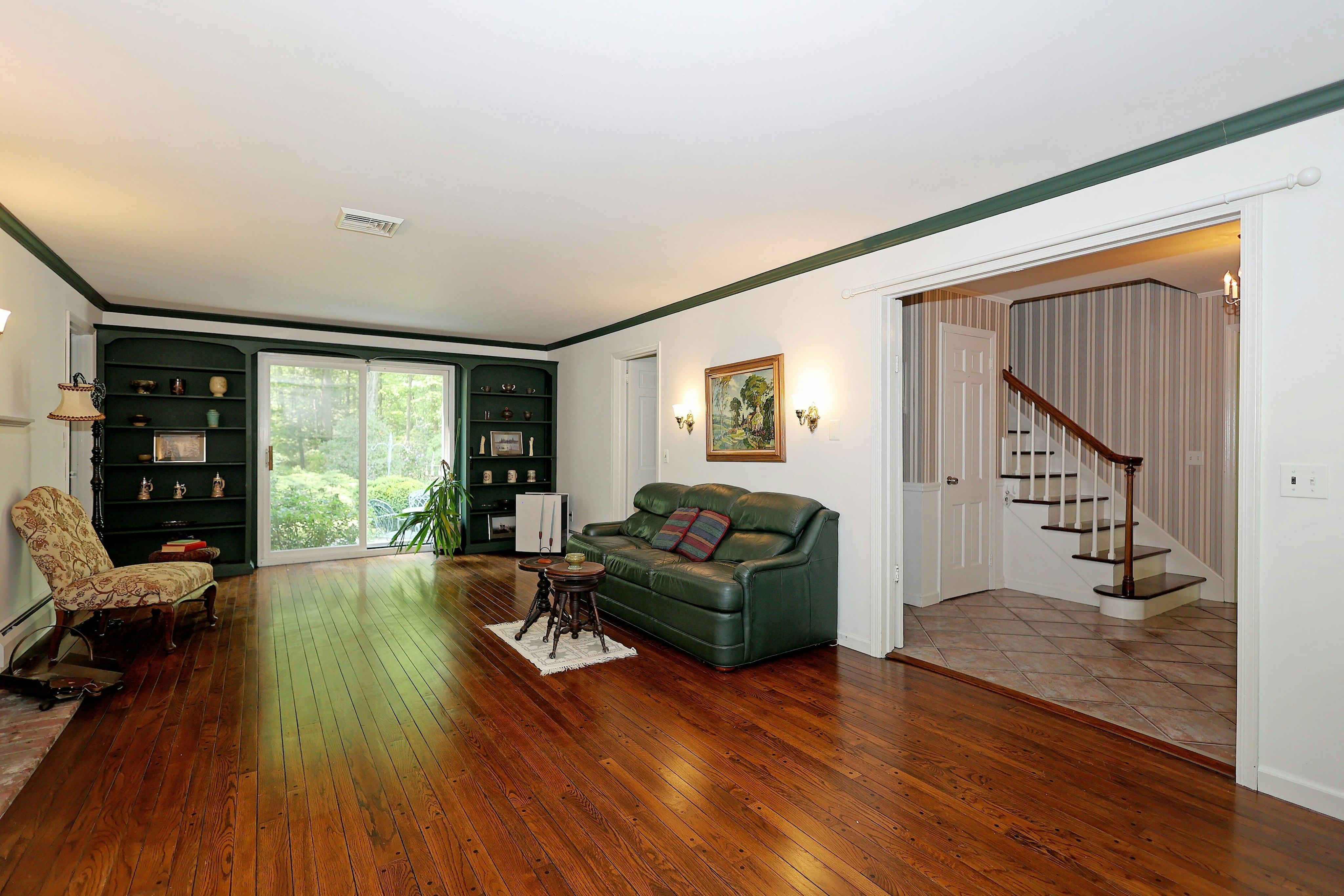  Classic New England Colonial - 物件實景