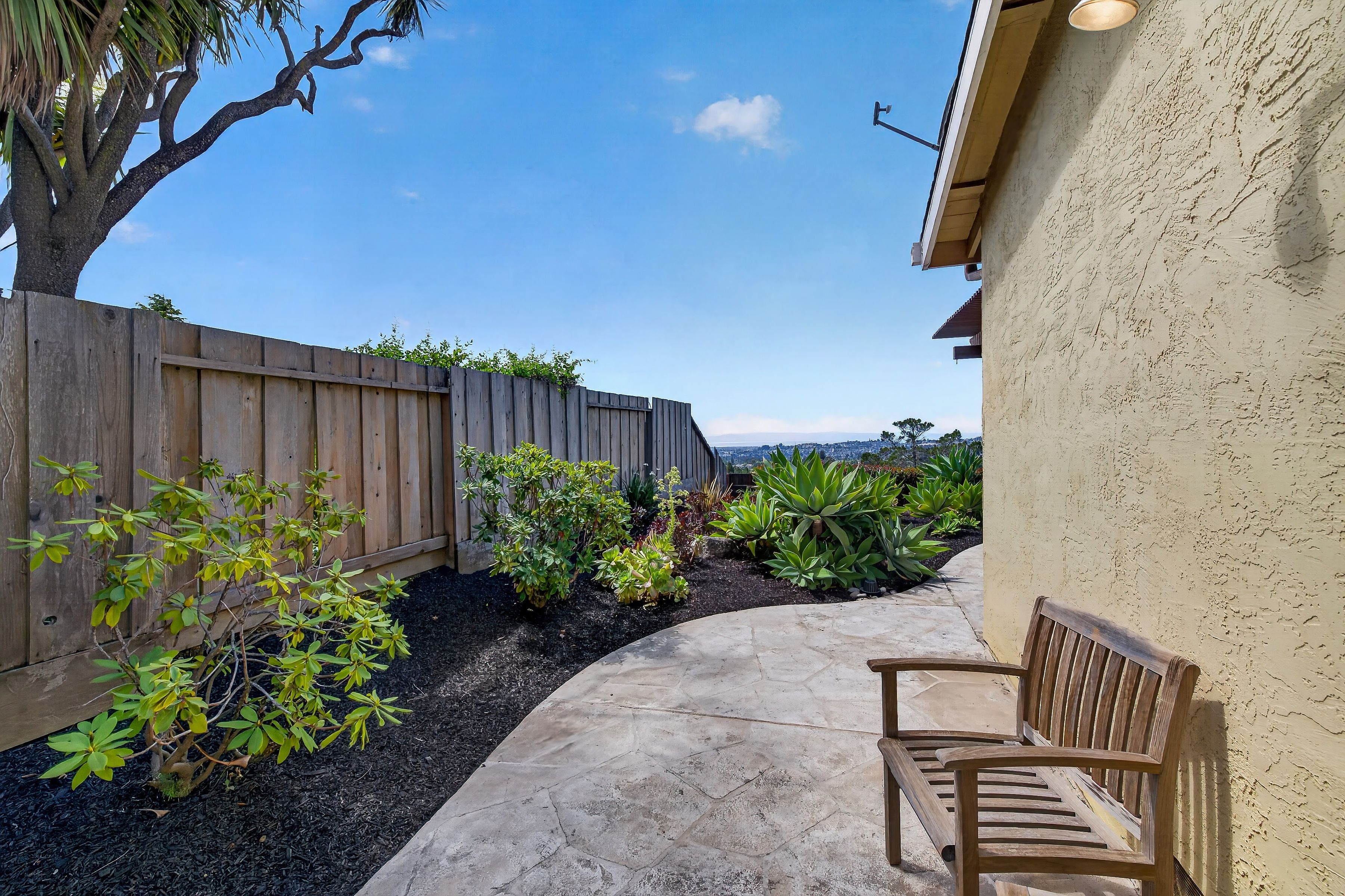  18596 W. Cavendish Drive, Castro Valley - 物件實景