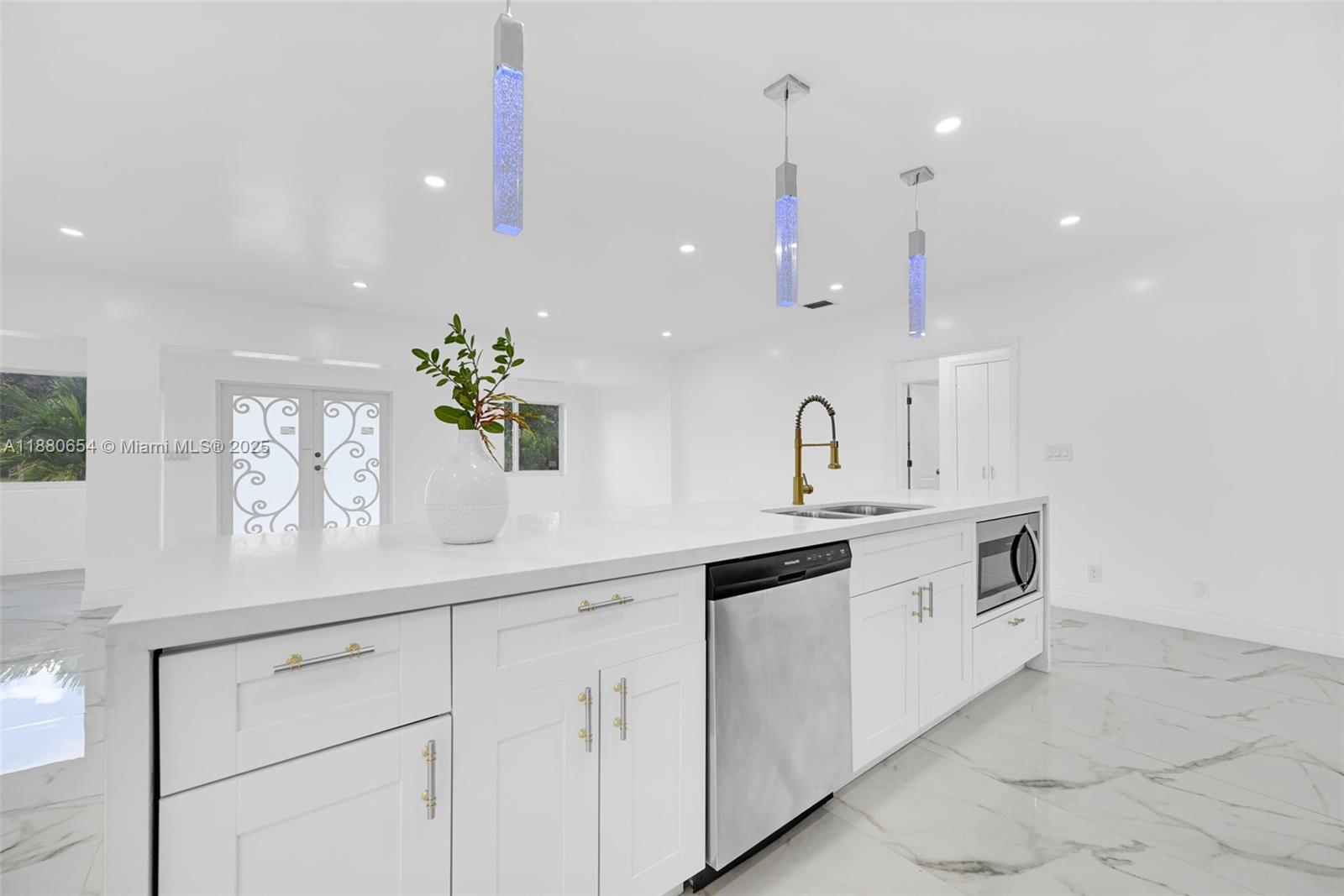 Biscayne Park, Florida, 33161, United States, 6 Bedrooms Bedrooms, ,3 BathroomsBathrooms,Residential,For Sale,1949664