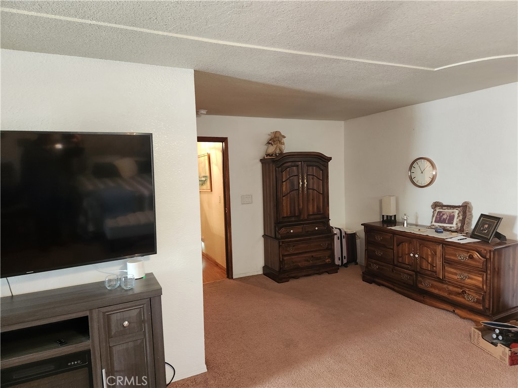 Oroville, California, 95966, United States, 4 Bedrooms Bedrooms, ,2 BathroomsBathrooms,Residential,For Sale,1887256