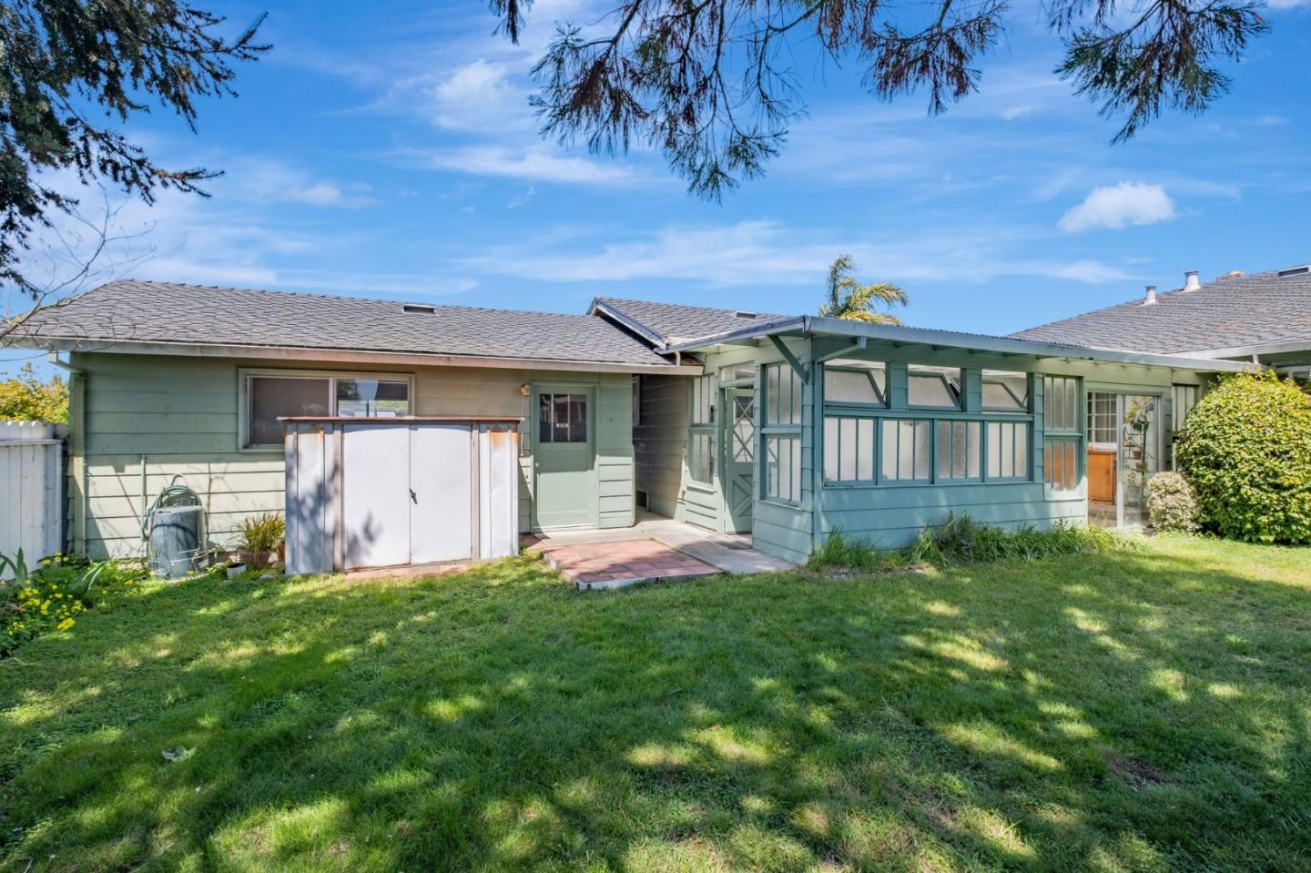 Watsonville, California, 95076, United States, 3 Bedrooms Bedrooms, ,2 BathroomsBathrooms,Residential,For Sale,1885327
