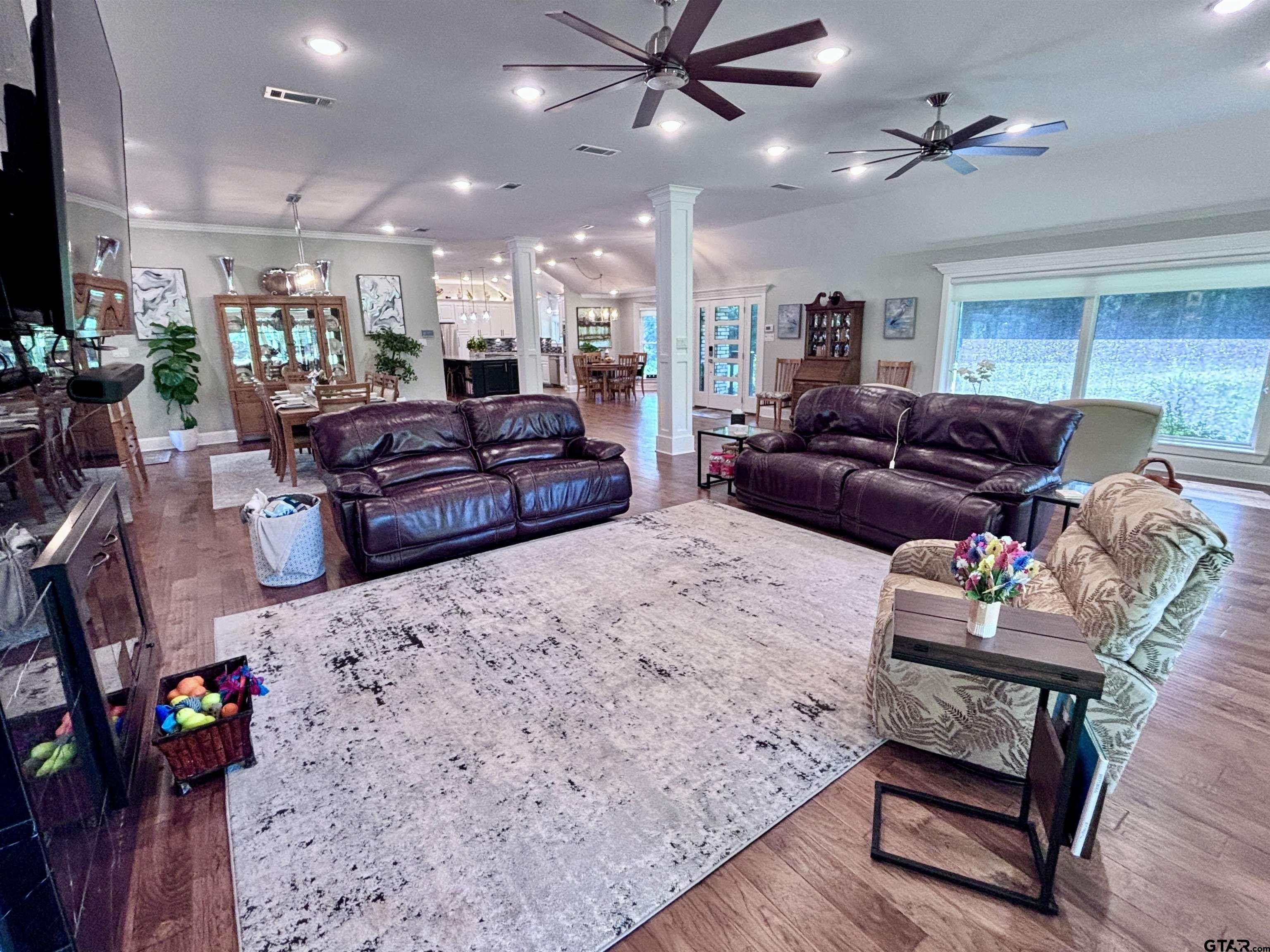 Pittsburg, Texas, 75686, United States, 4 Bedrooms Bedrooms, ,5 BathroomsBathrooms,Residential,For Sale,1942722