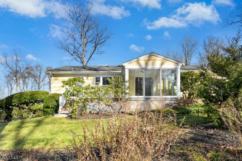 Berkeley Heights Twp., New Jersey, 07922, United States, 4 Bedrooms Bedrooms, ,2 BathroomsBathrooms,Residential,For Sale,2003400