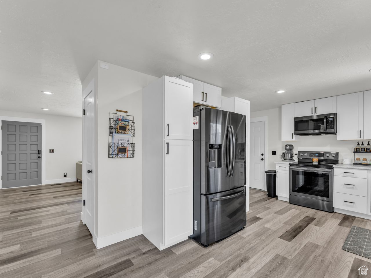 West Valley City, Utah, 84120, United States, 4 Bedrooms Bedrooms, ,2 BathroomsBathrooms,Residential,For Sale,1875752