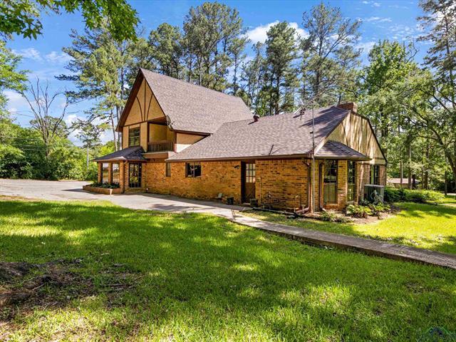 Henderson, Texas, 75652, United States, 3 Bedrooms Bedrooms, ,3 BathroomsBathrooms,Residential,For Sale,1820129