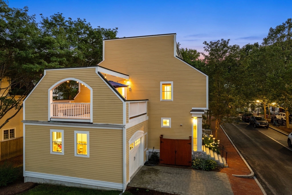 Newburyport, Massachusetts, 01950, United States, 3 Bedrooms Bedrooms, ,3 BathroomsBathrooms,Residential,For Sale,1918140