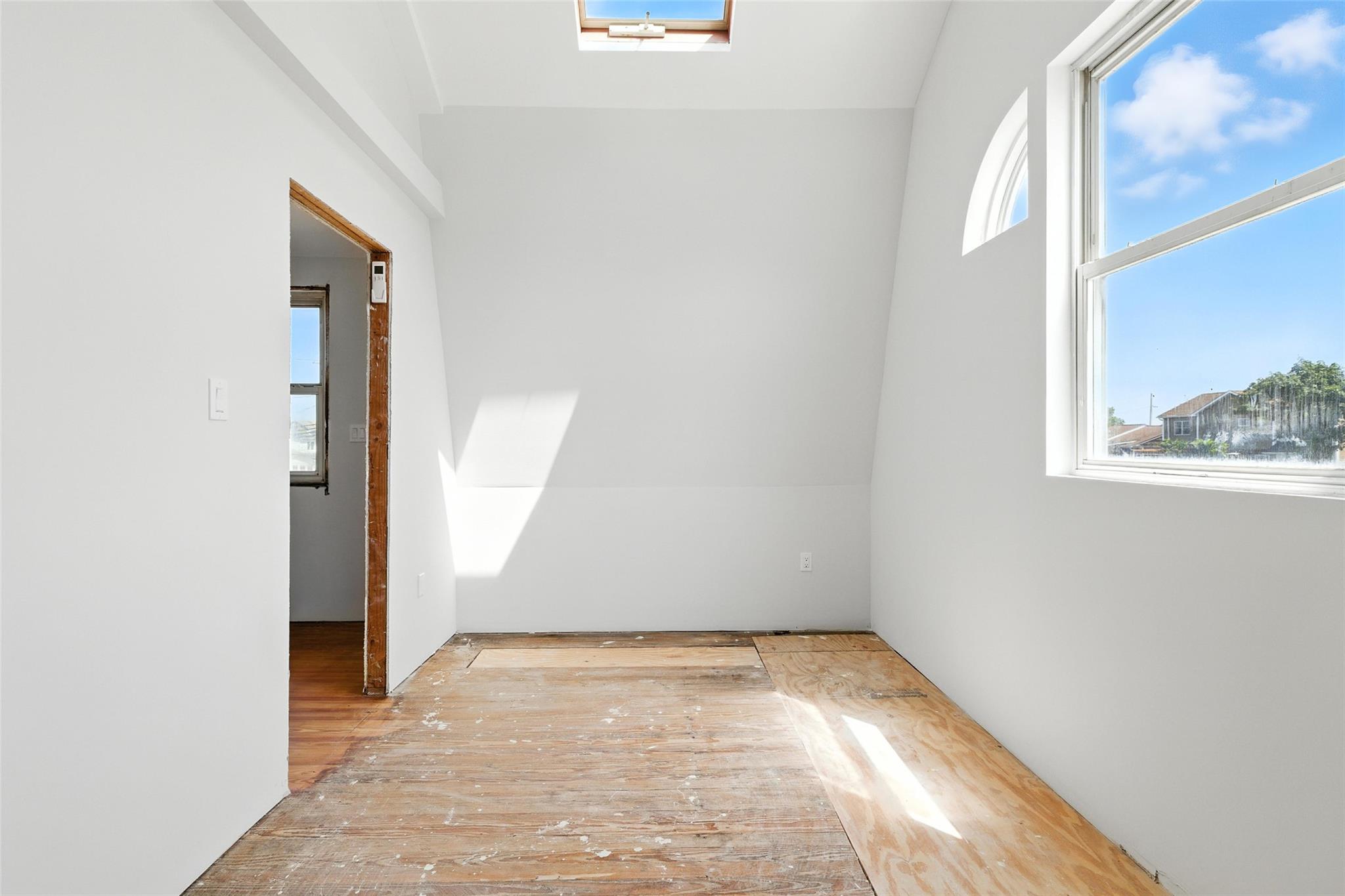 Seaford, New York, 11783, United States, 3 Bedrooms Bedrooms, ,2 BathroomsBathrooms,Residential,For Sale,1908312
