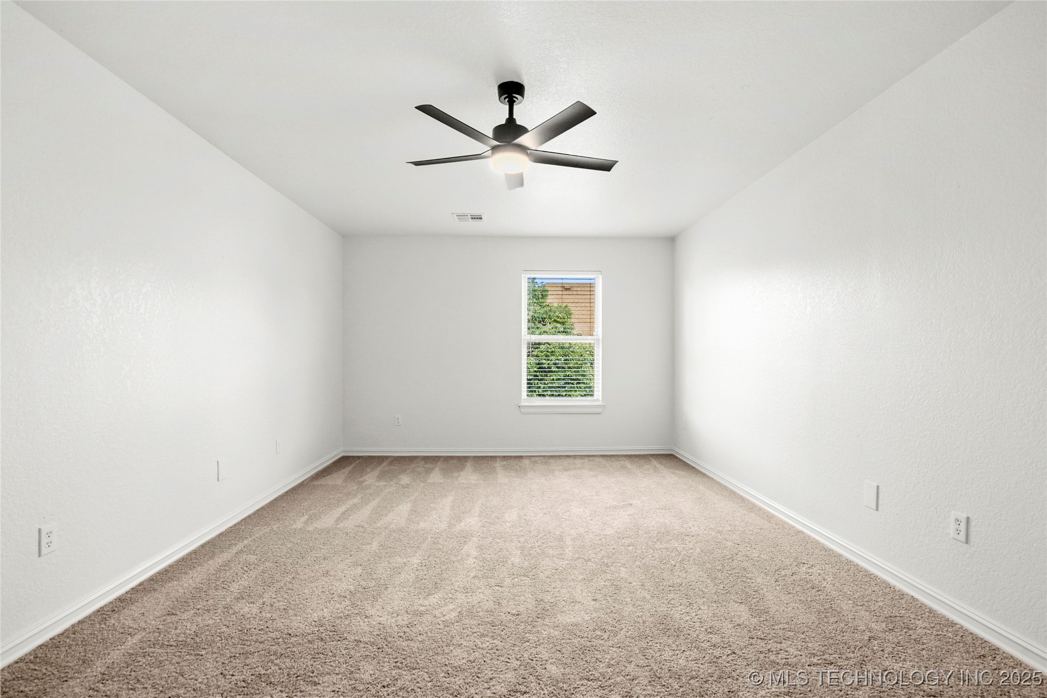 Bixby, Oklahoma, 74008, United States, 5 Bedrooms Bedrooms, ,4 BathroomsBathrooms,Residential,For Sale,1908435