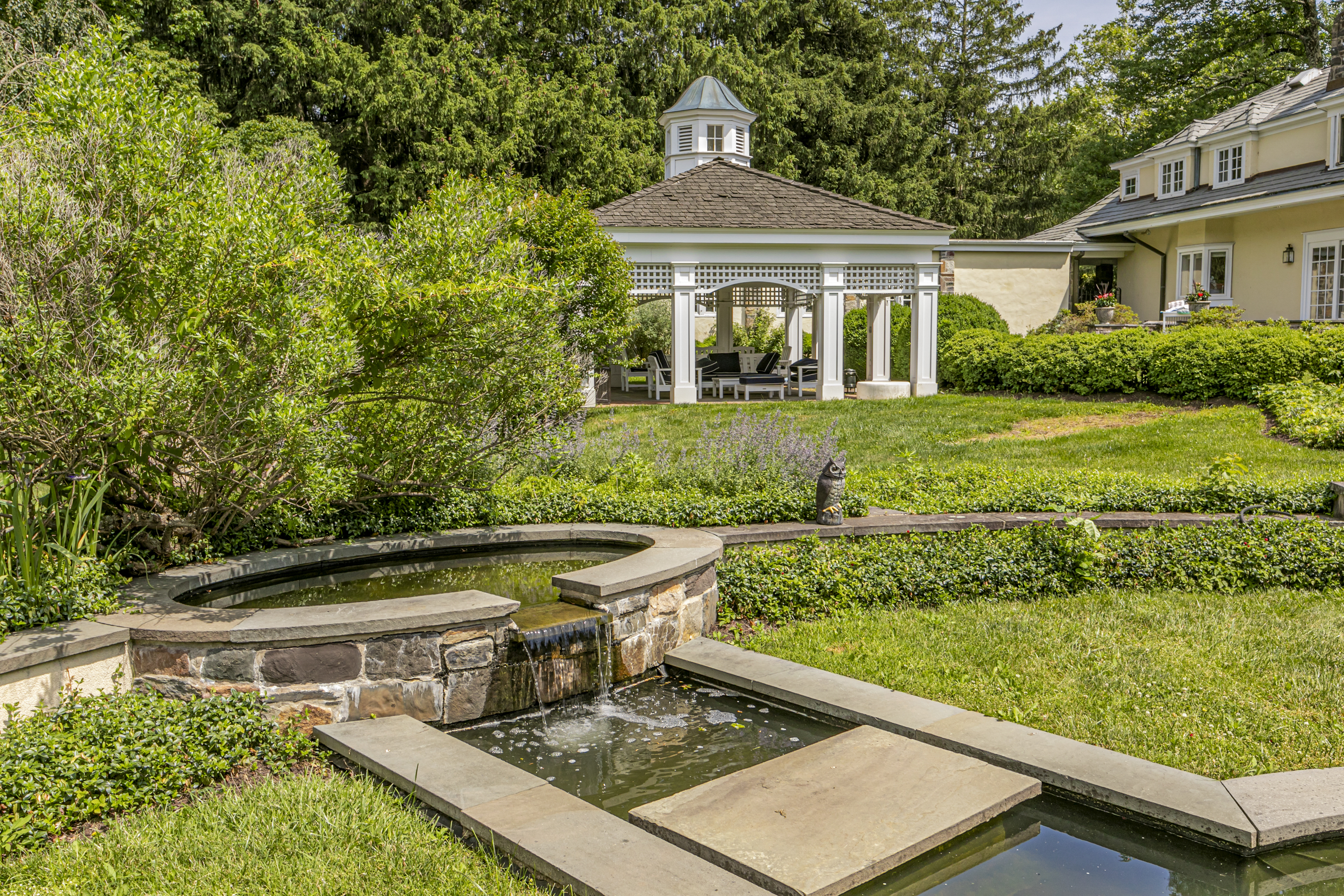  Sprawling Estate with a Rich History and Gorgeous Grounds - 物件實景