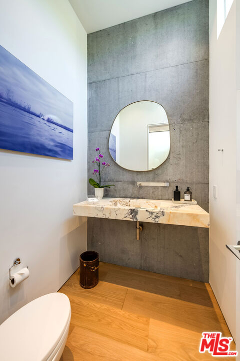 Beverly Hills, California, 90210, United States, 4 Bedrooms Bedrooms, ,5 BathroomsBathrooms,Residential,For Sale,1687212