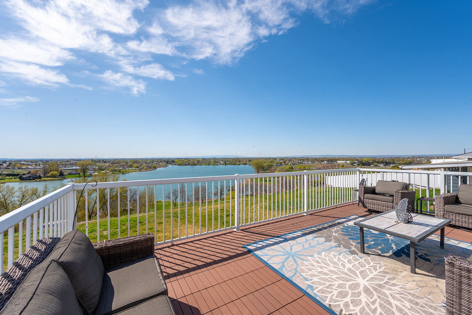 Moses Lake, Washington, 98837, United States, 3 Bedrooms Bedrooms, ,Residential,For Sale,1938109