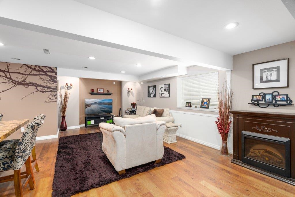 Veradale, Washington, 99037, United States, 6 Bedrooms Bedrooms, ,4 BathroomsBathrooms,Residential,For Sale,1986098