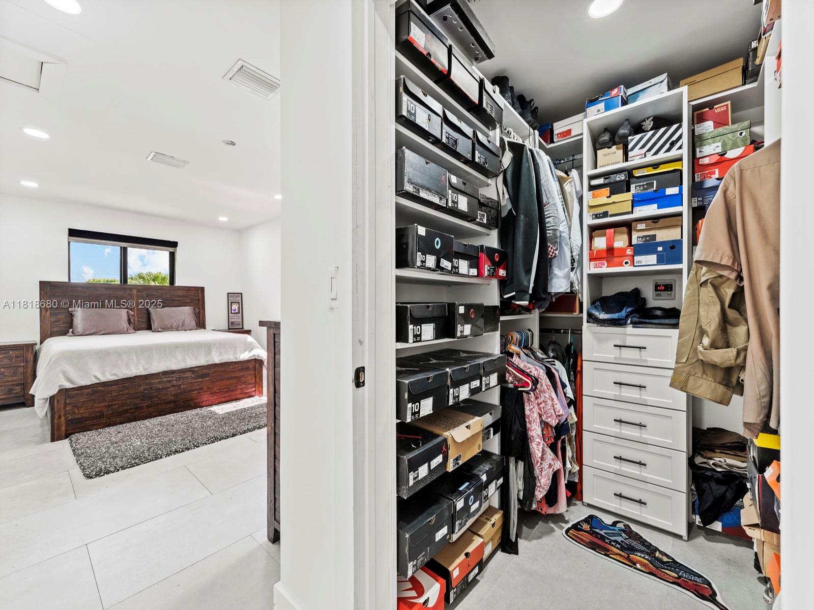 Miami, Florida, 33173, United States, 3 Bedrooms Bedrooms, ,2 BathroomsBathrooms,Residential,For Sale,1857432