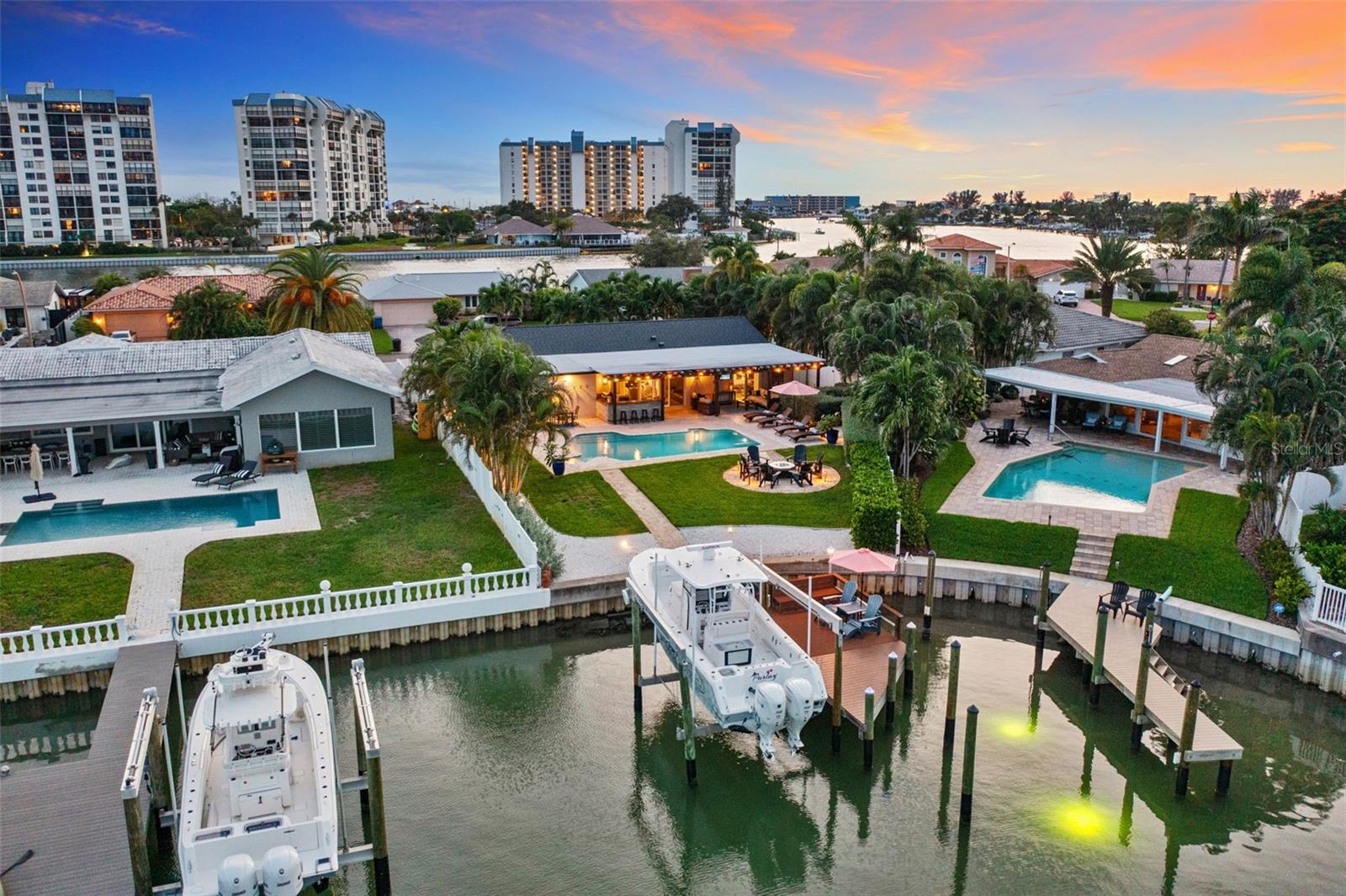 St. Petersburg, Florida, 33707, United States, 3 Bedrooms Bedrooms, ,2 BathroomsBathrooms,Residential,For Sale,1978831