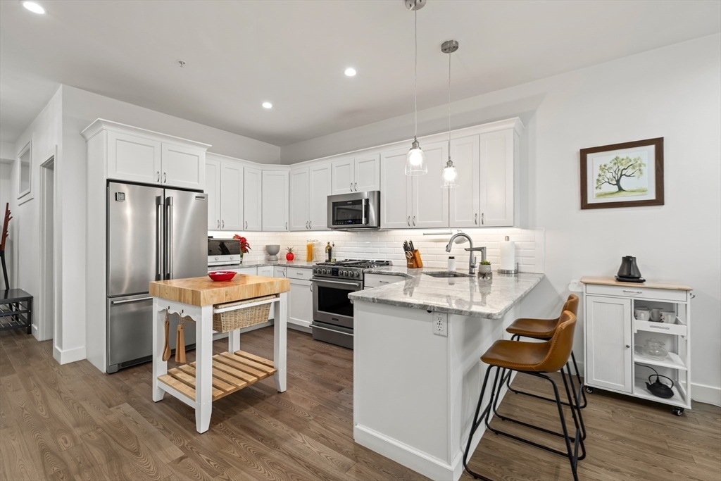 Braintree, Massachusetts, 02184, United States, 2 Bedrooms Bedrooms, ,2 BathroomsBathrooms,Residential,For Sale,2003419