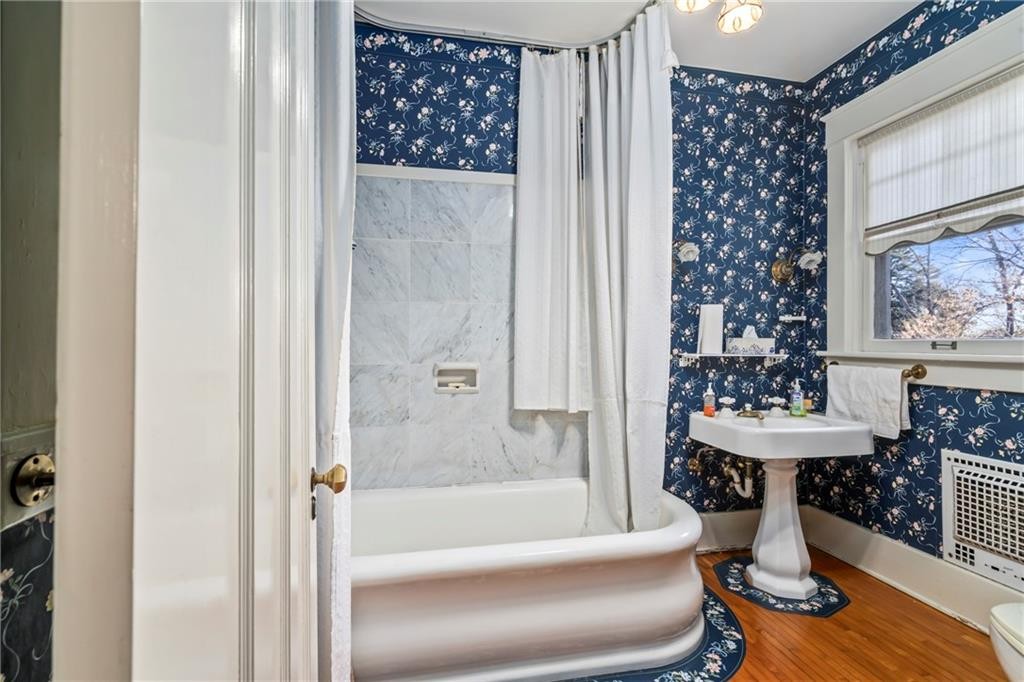 Siloam Springs, Arkansas, 72761, United States, 5 Bedrooms Bedrooms, ,3 BathroomsBathrooms,Residential,For Sale,1984286